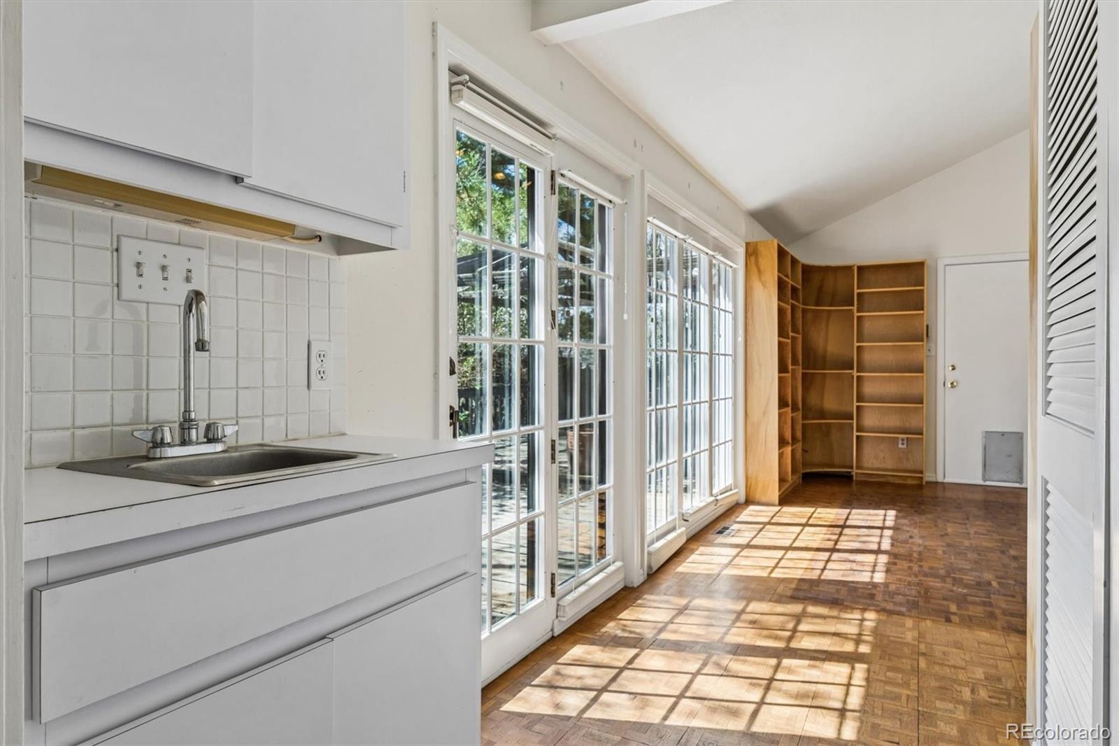 MLS Image #20 for 815  oneida street,denver, Colorado