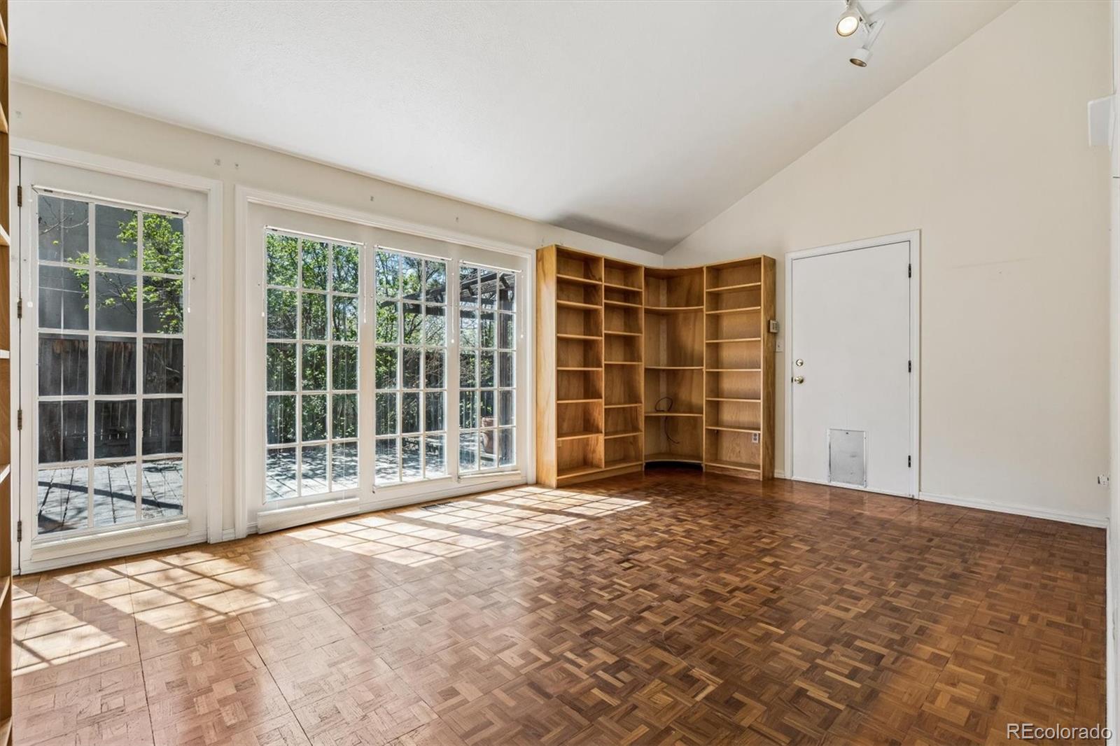 MLS Image #21 for 815  oneida street,denver, Colorado