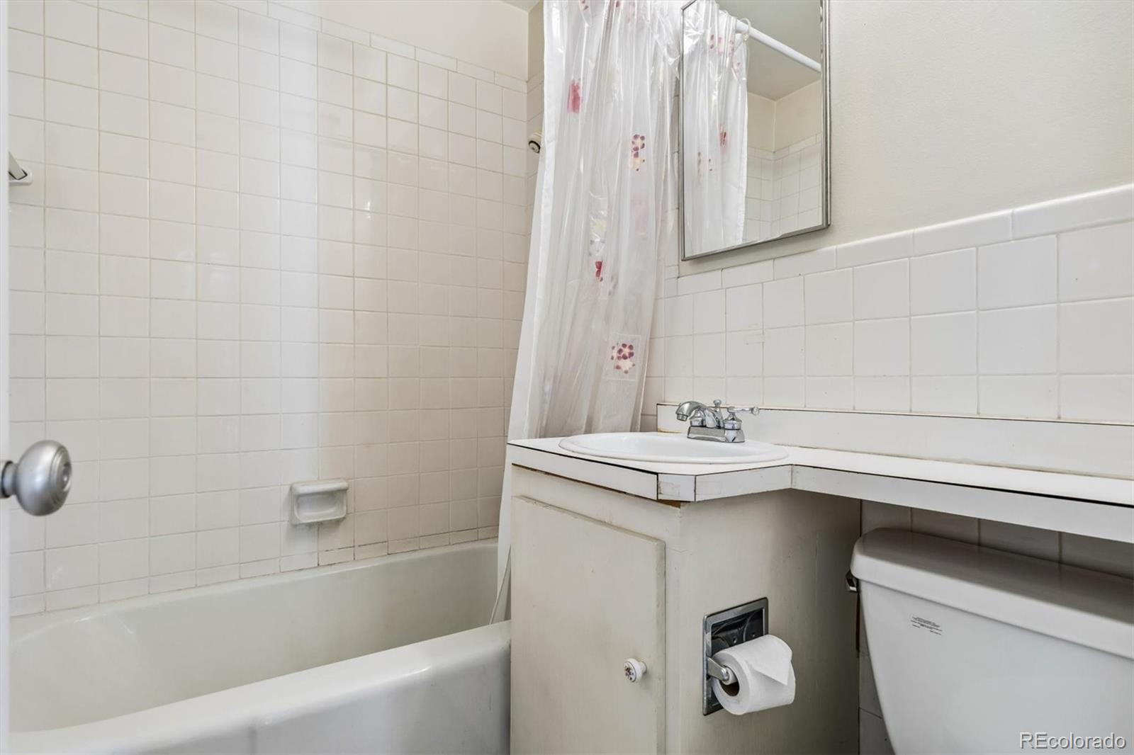MLS Image #26 for 815  oneida street,denver, Colorado