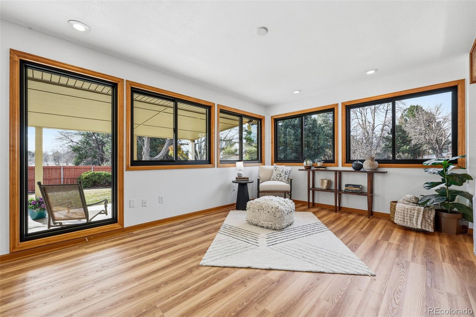 MLS Image #11 for 1055 s elmira street,denver, Colorado