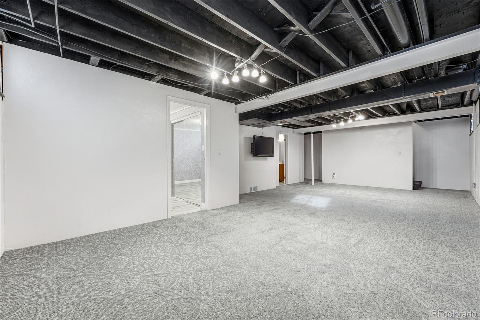 MLS Image #34 for 1055 s elmira street,denver, Colorado