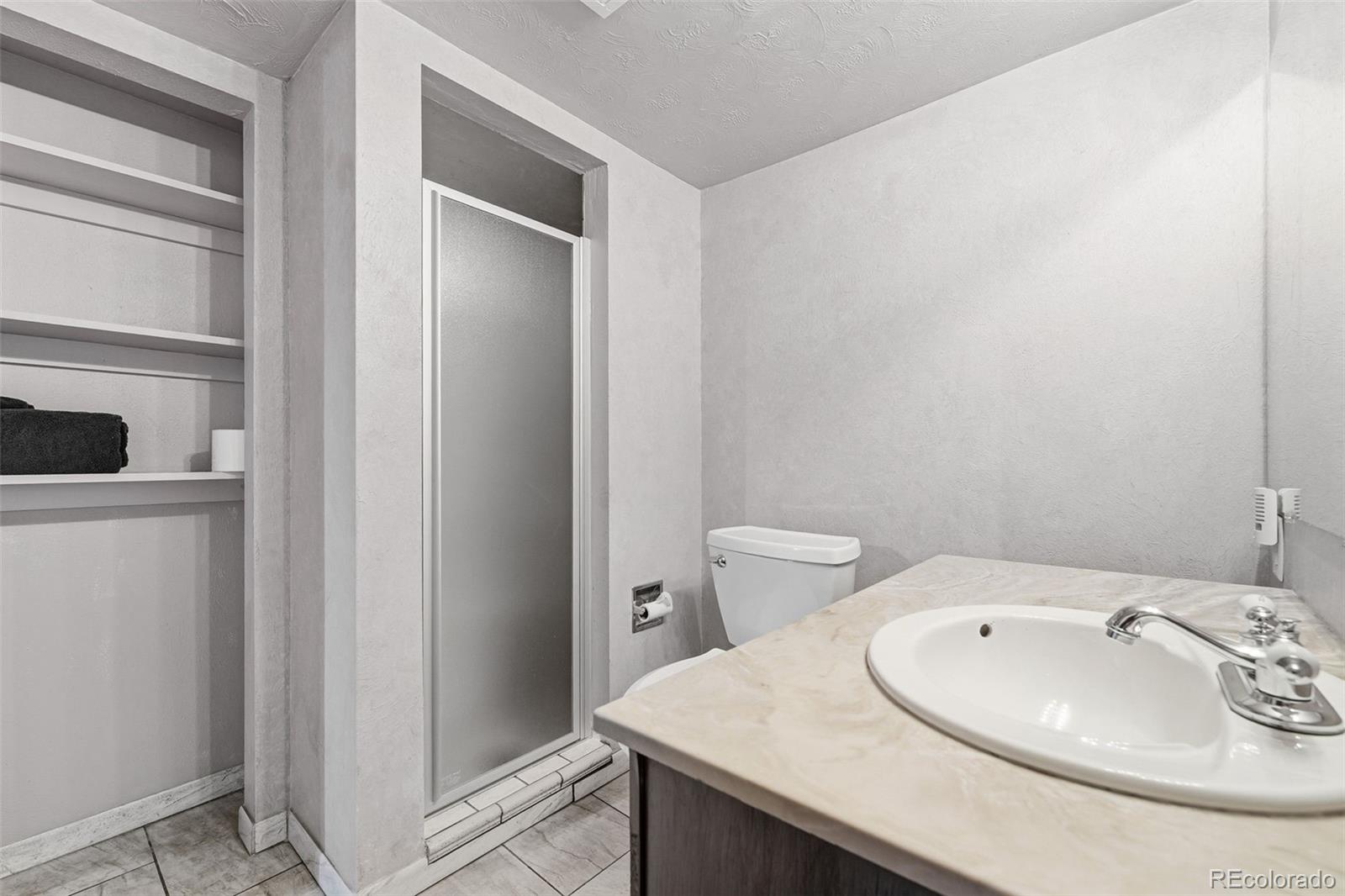 MLS Image #38 for 1055 s elmira street,denver, Colorado