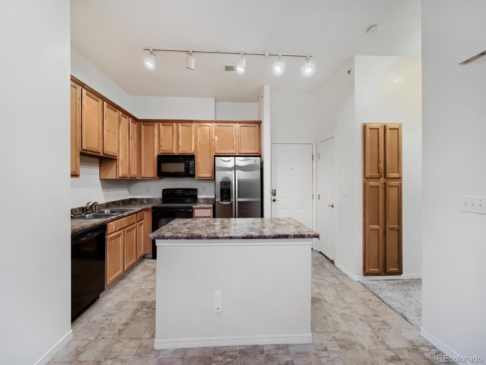 MLS Image #4 for 8467  canyon rim circle 303,englewood, Colorado