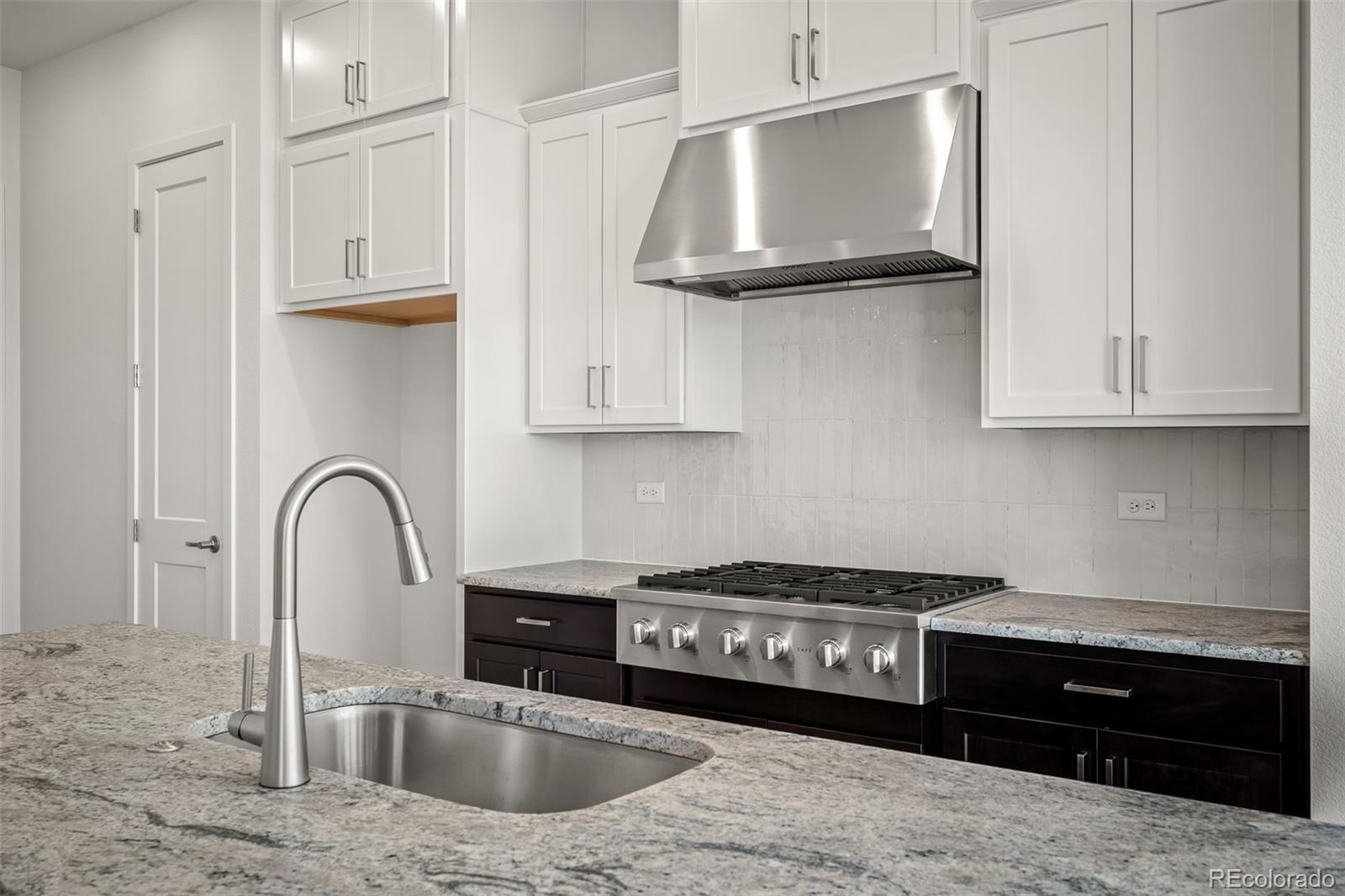 MLS Image #10 for 4415  peak crest view,colorado springs, Colorado