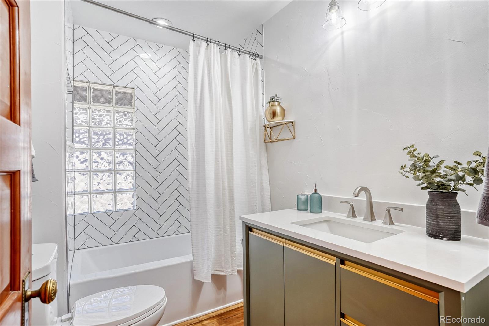 MLS Image #19 for 3036  newton street,denver, Colorado