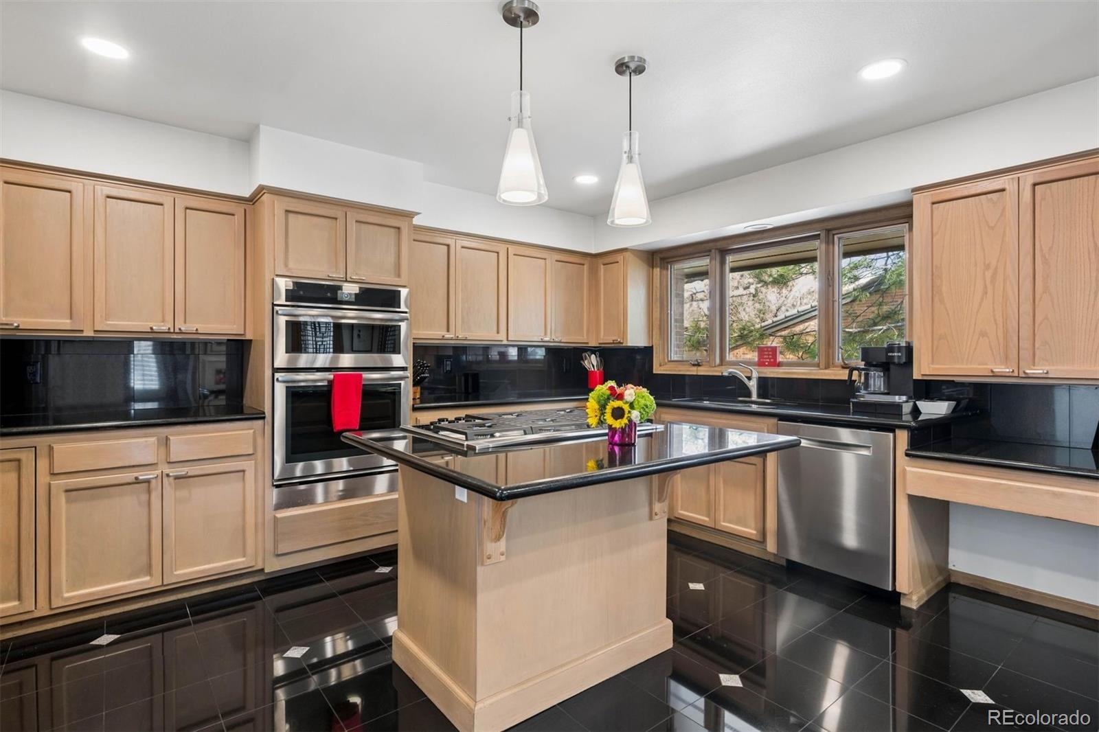 MLS Image #10 for 2777 s elmira street,denver, Colorado