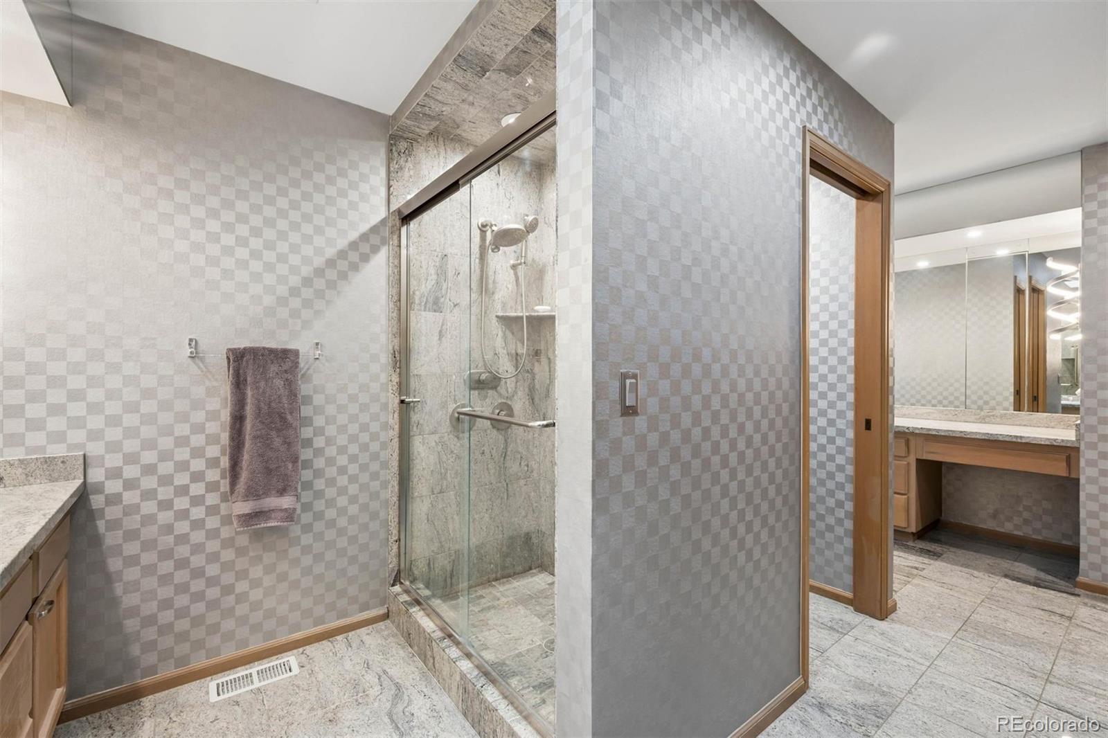 MLS Image #18 for 2777 s elmira street,denver, Colorado