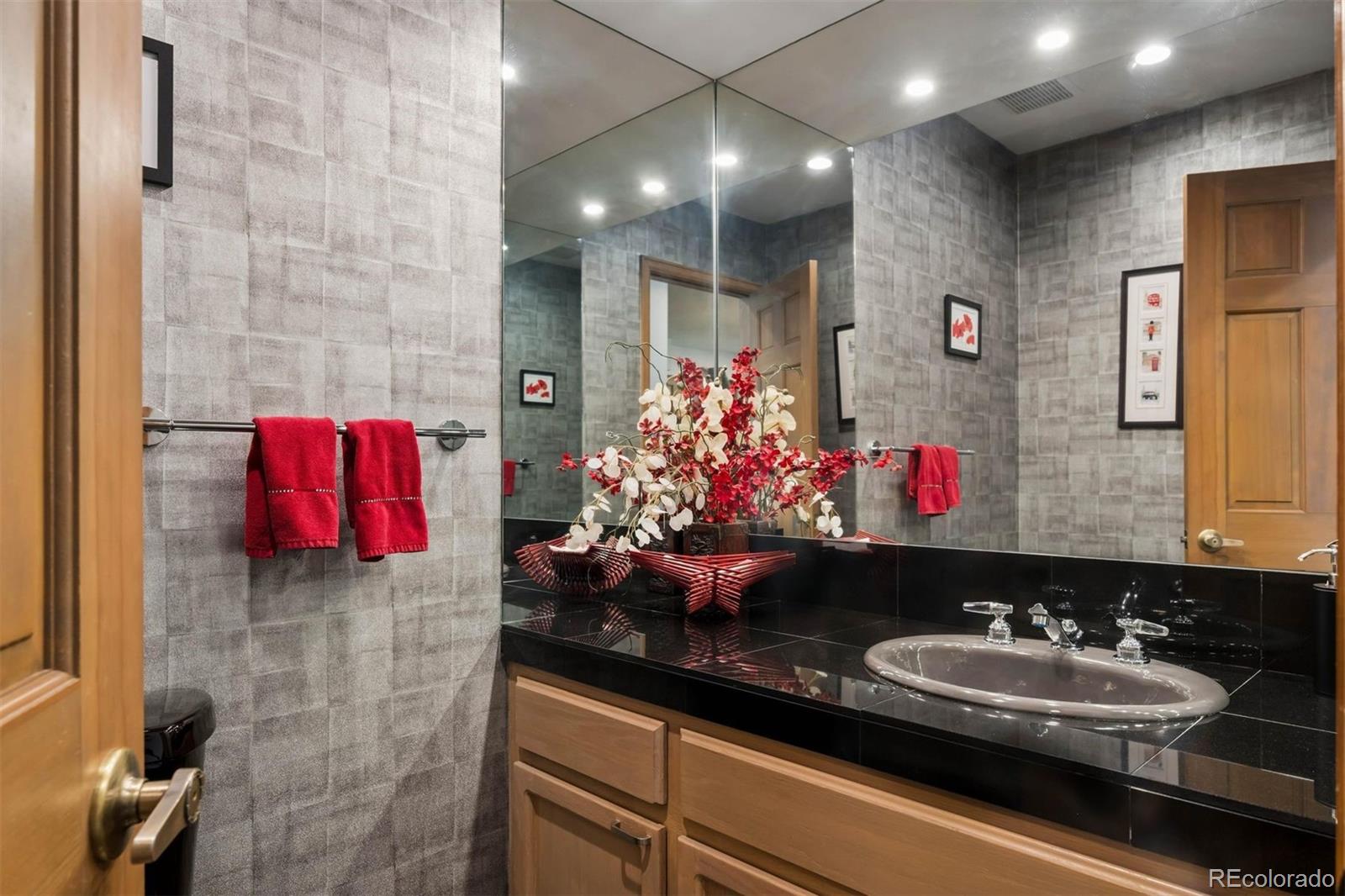 MLS Image #24 for 2777 s elmira street,denver, Colorado