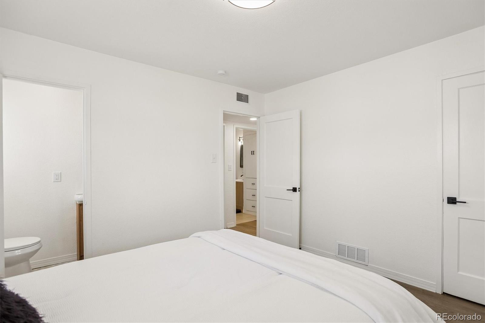 MLS Image #5 for 998  toledo street,aurora, Colorado