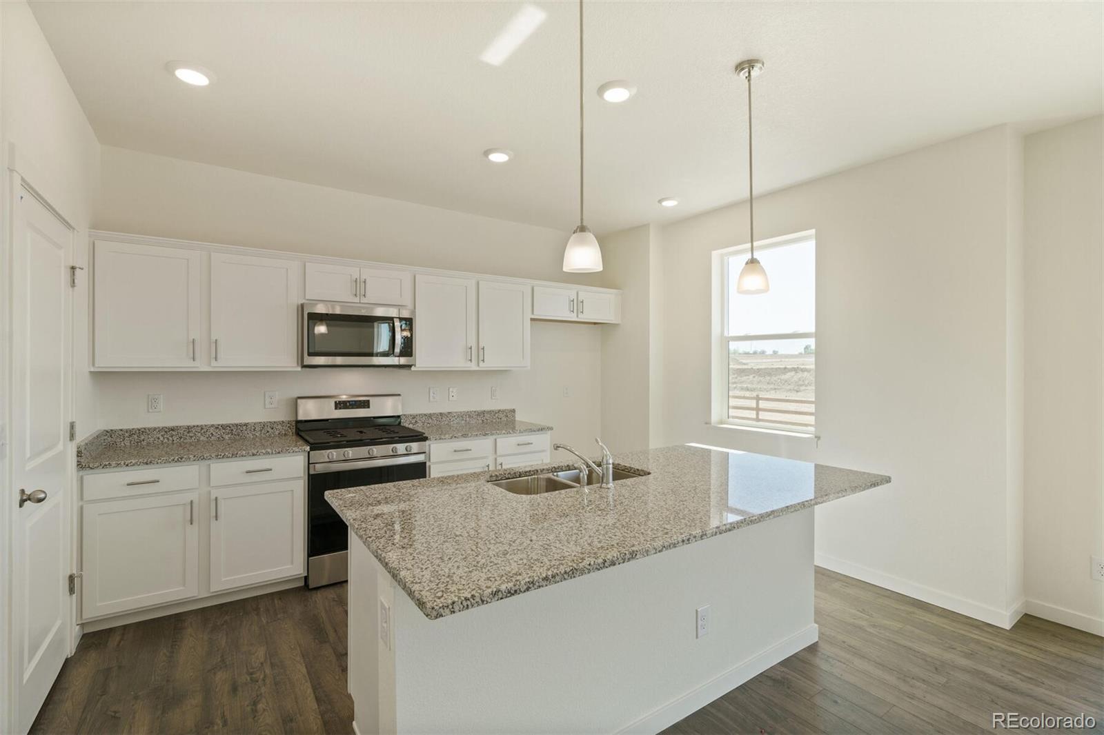MLS Image #10 for 9877  danube court,commerce city, Colorado