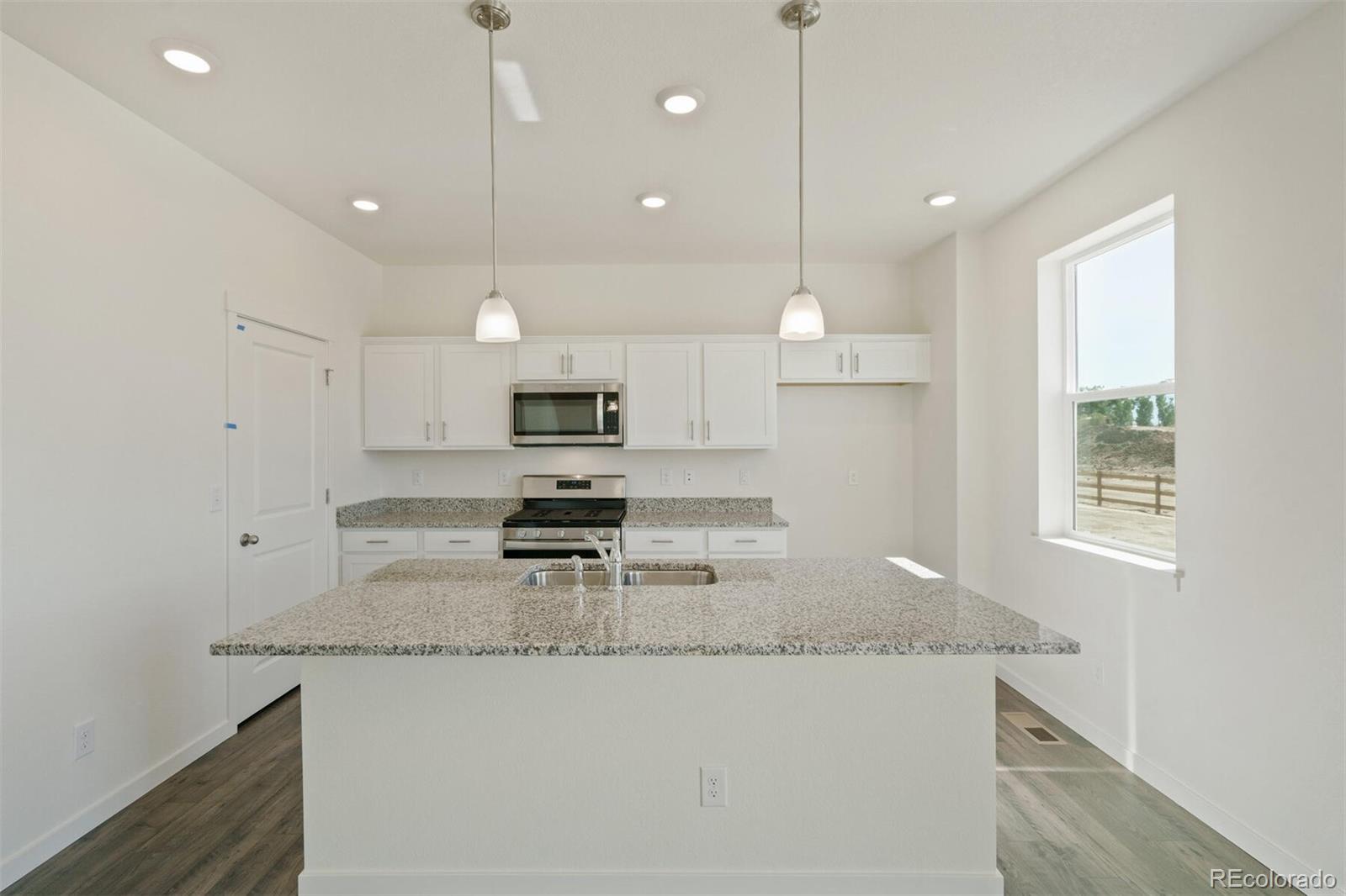 MLS Image #11 for 9877  danube court,commerce city, Colorado