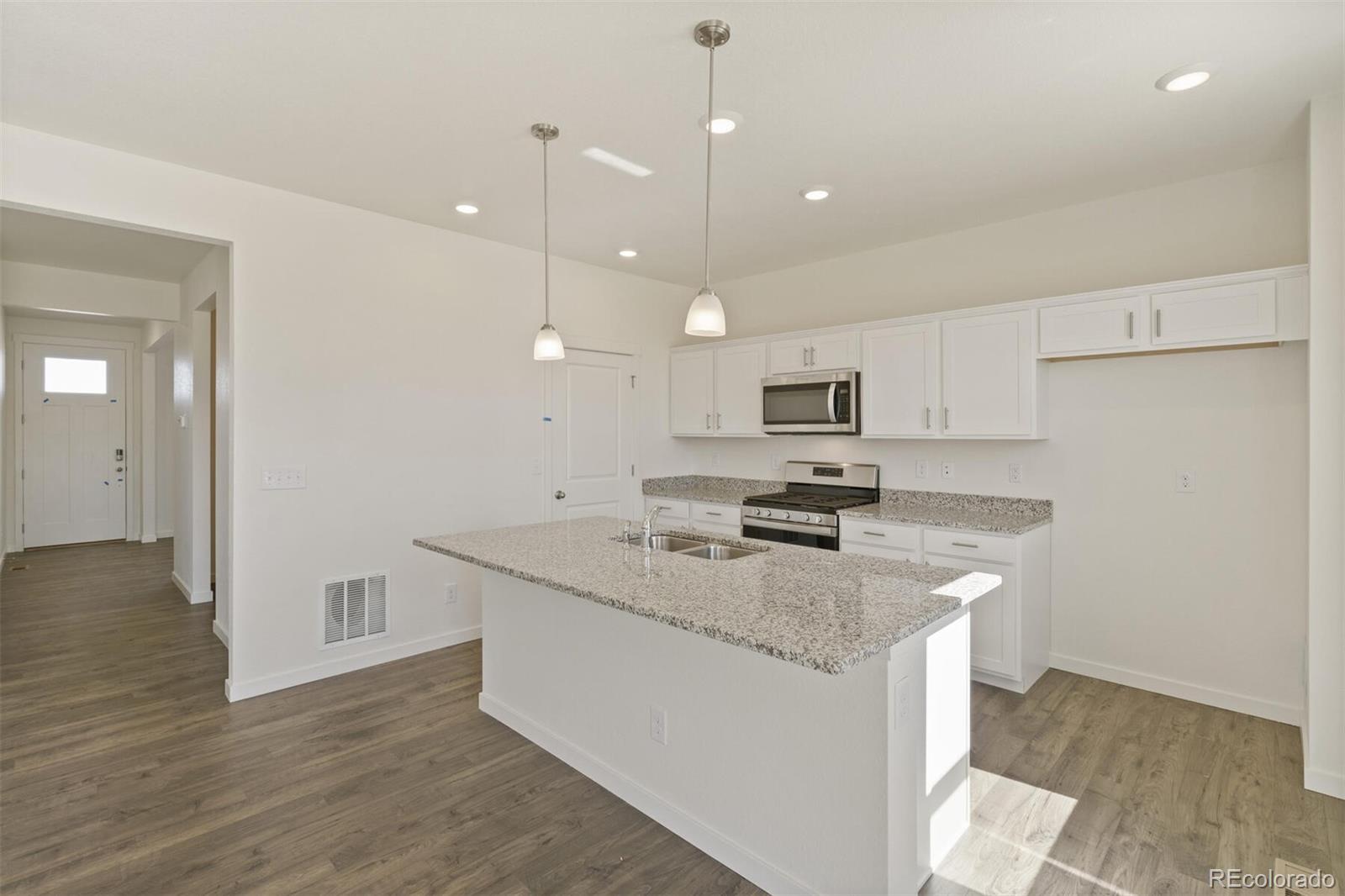 MLS Image #12 for 9877  danube court,commerce city, Colorado