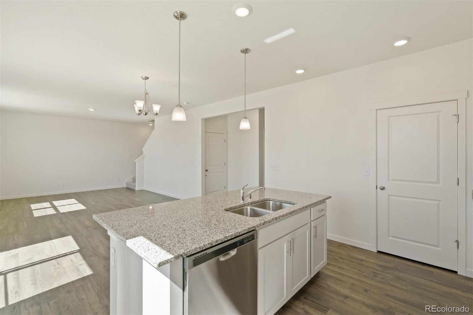 MLS Image #14 for 9877  danube court,commerce city, Colorado