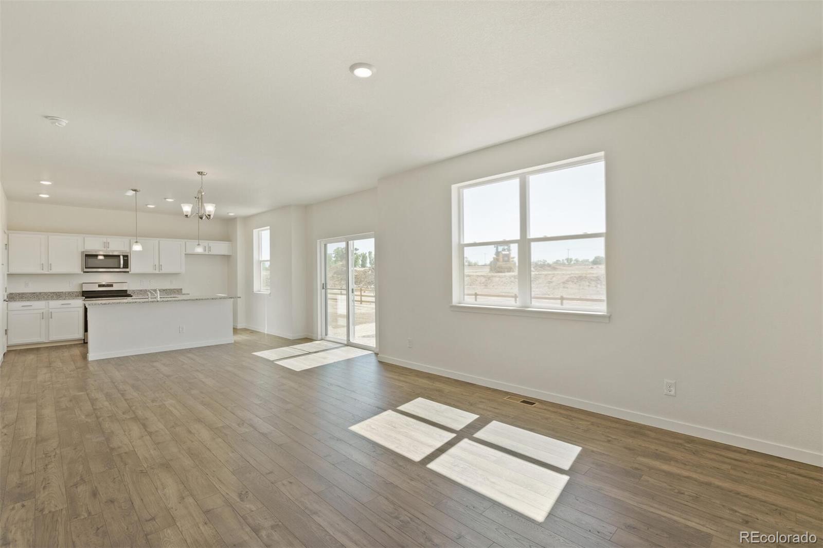 MLS Image #4 for 9877  danube court,commerce city, Colorado