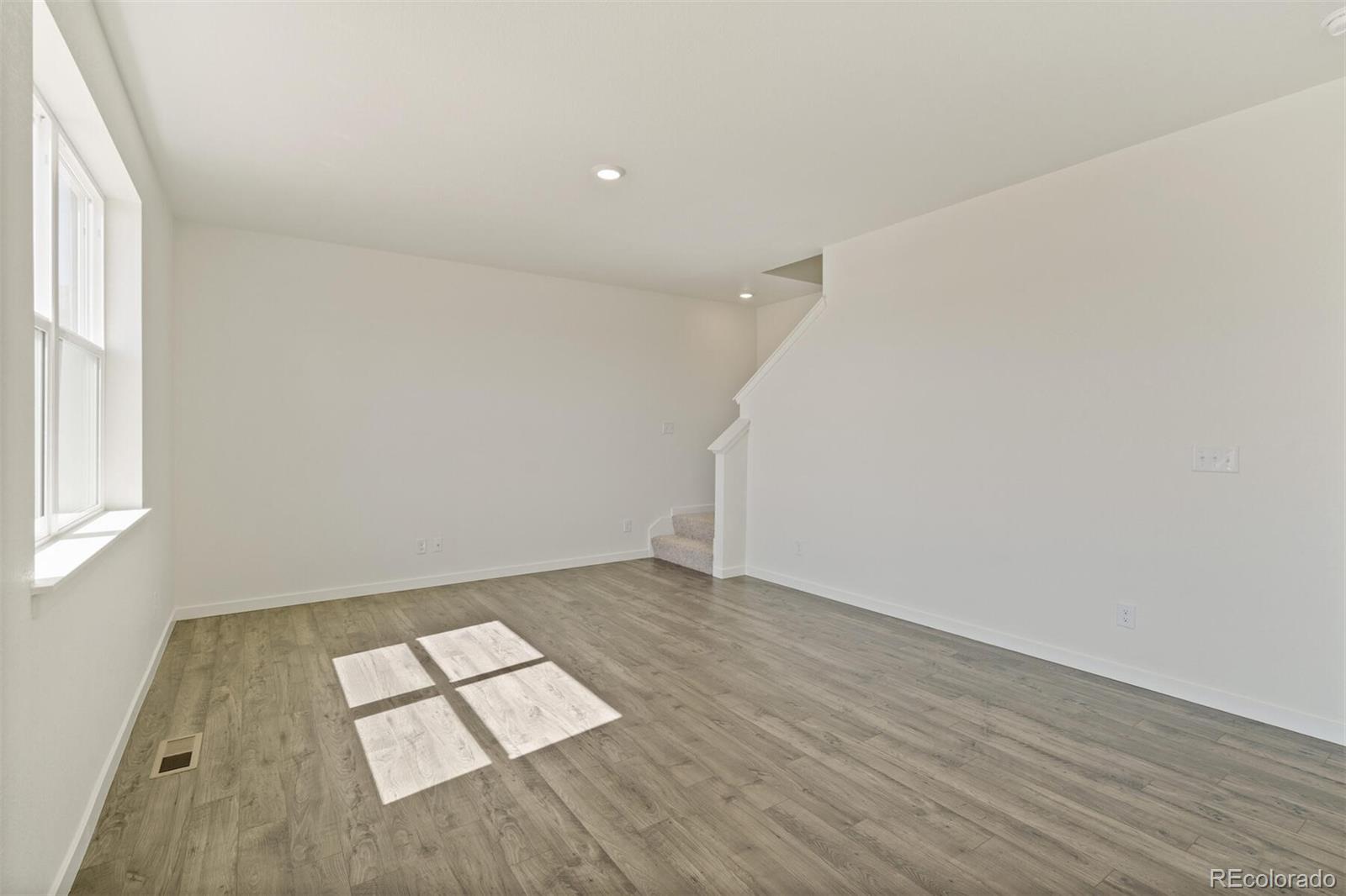 MLS Image #7 for 9877  danube court,commerce city, Colorado
