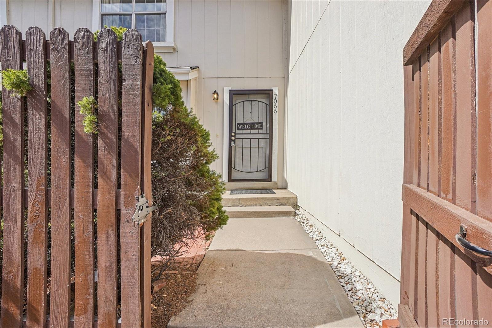MLS Image #2 for 7066 s knolls way ,centennial, Colorado
