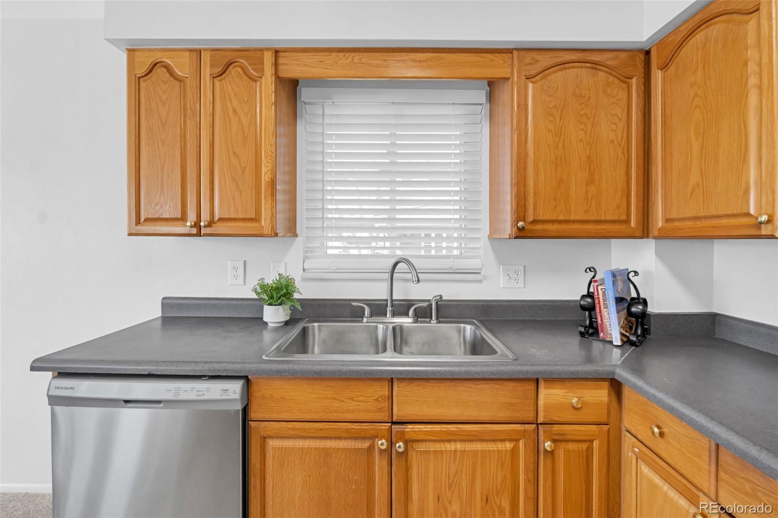 MLS Image #6 for 7779 w portland avenue,littleton, Colorado