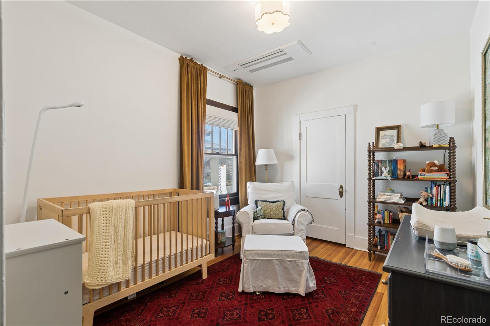 MLS Image #11 for 1385 s lincoln street,denver, Colorado