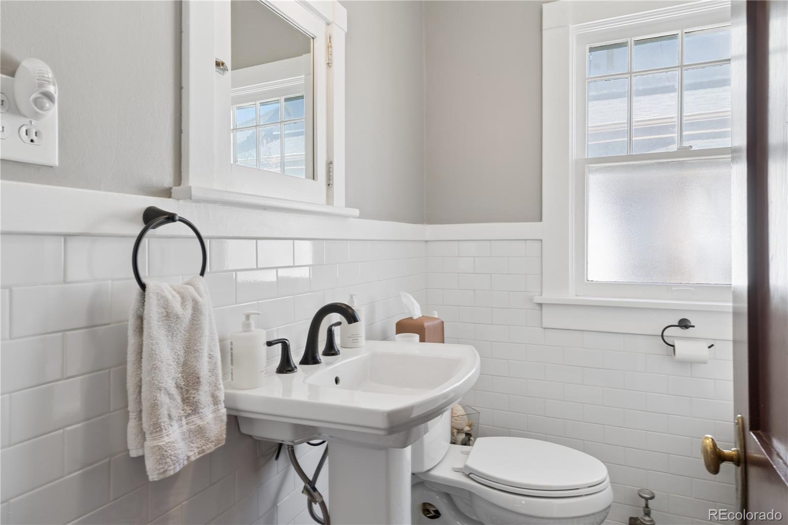 MLS Image #13 for 1385 s lincoln street,denver, Colorado