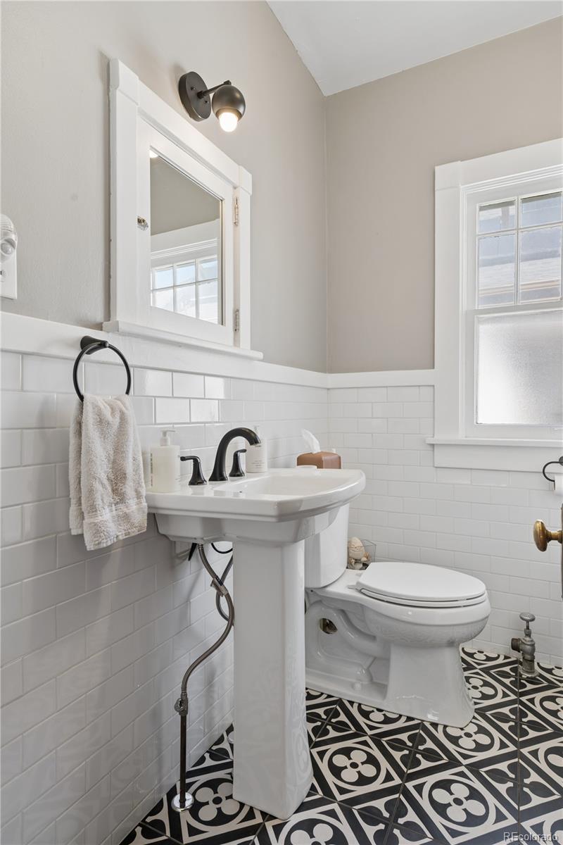 MLS Image #14 for 1385 s lincoln street,denver, Colorado