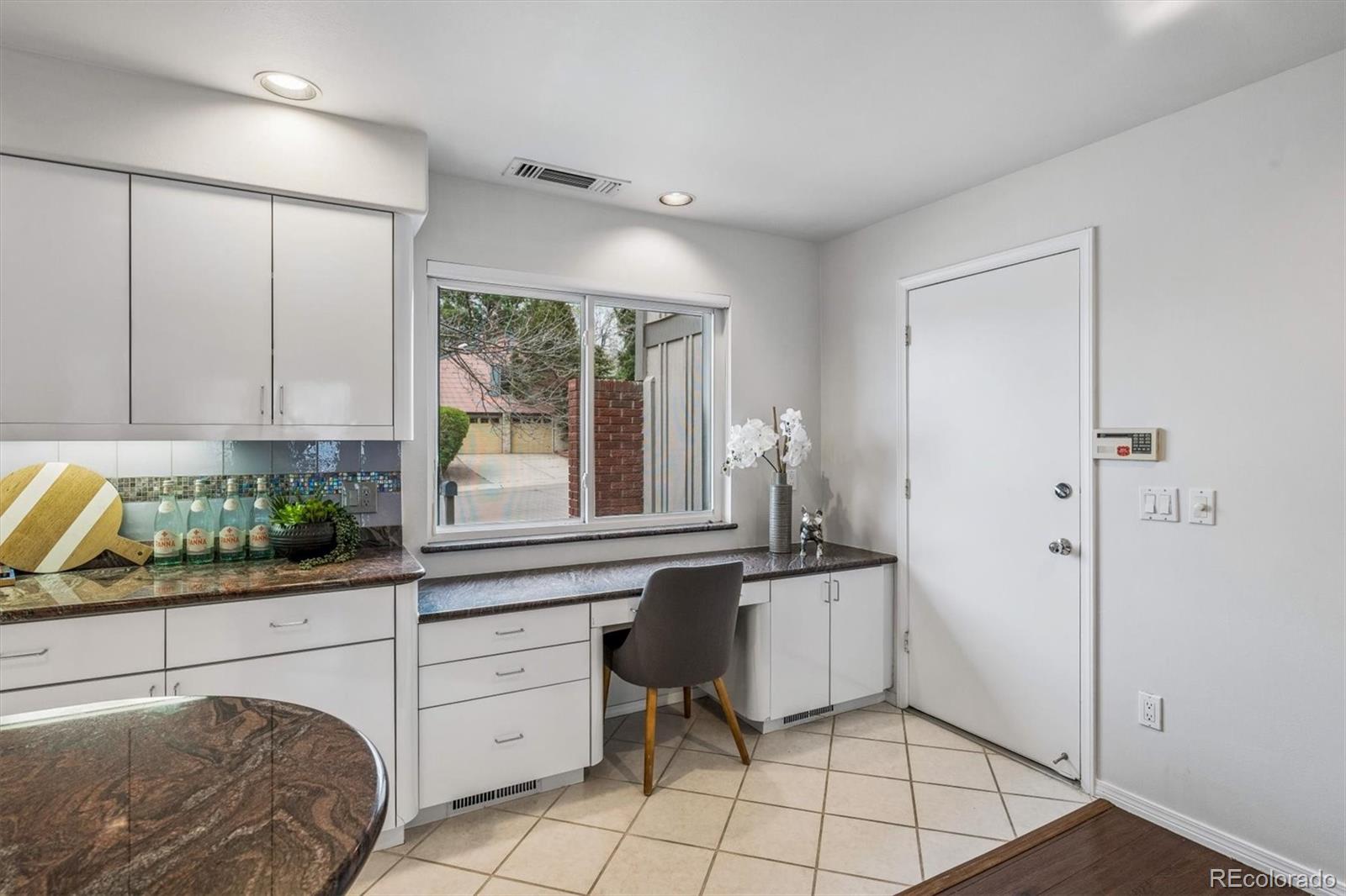MLS Image #11 for 2222 s dallas street,denver, Colorado