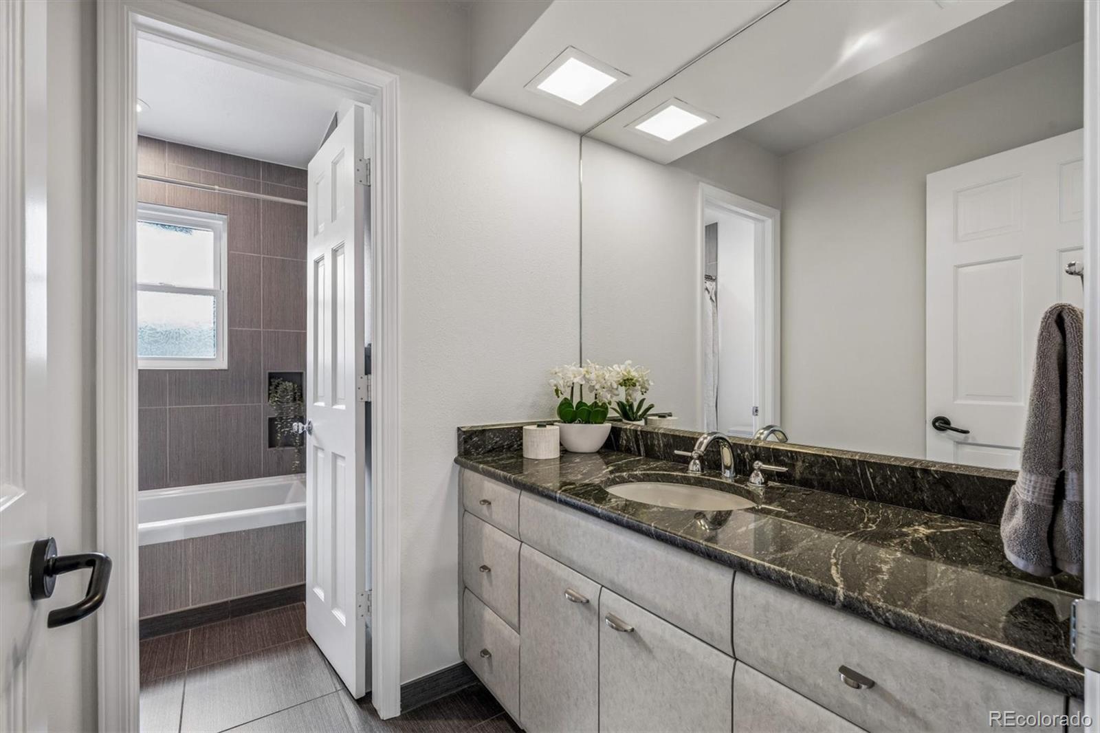 MLS Image #13 for 2222 s dallas street,denver, Colorado
