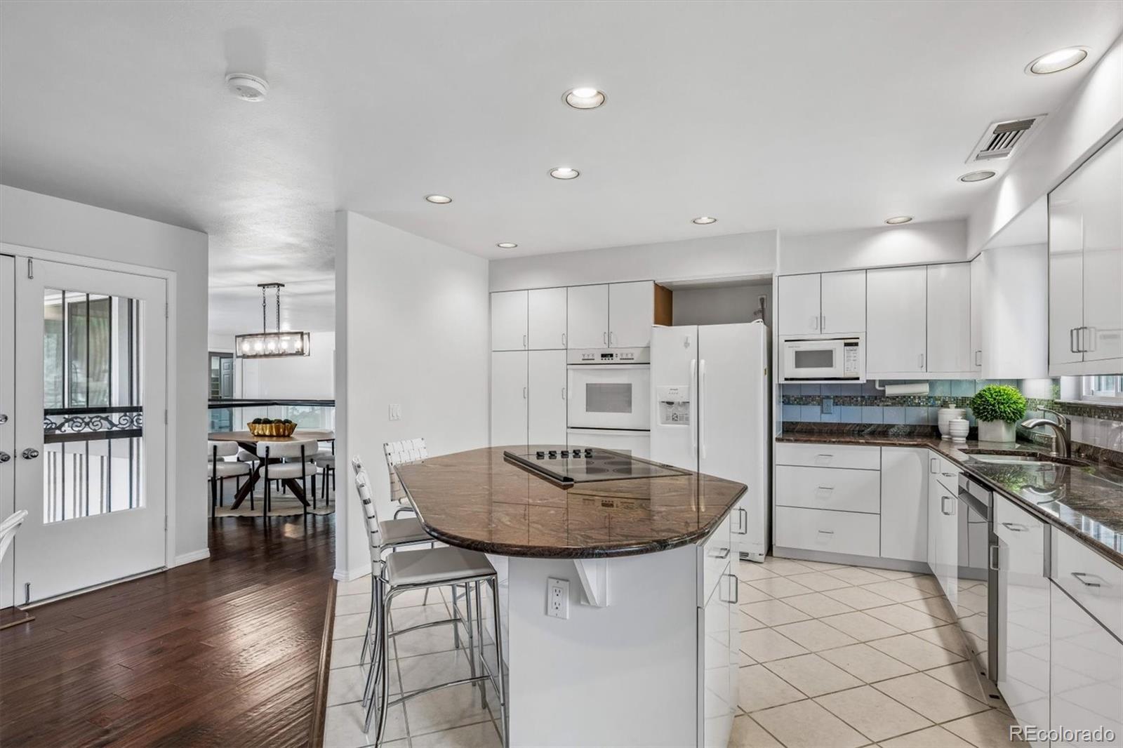 MLS Image #8 for 2222 s dallas street,denver, Colorado