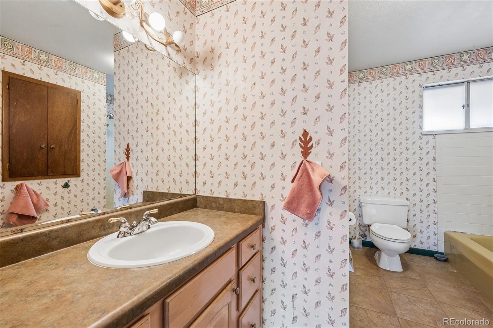 MLS Image #18 for 11405 e vassar drive,aurora, Colorado