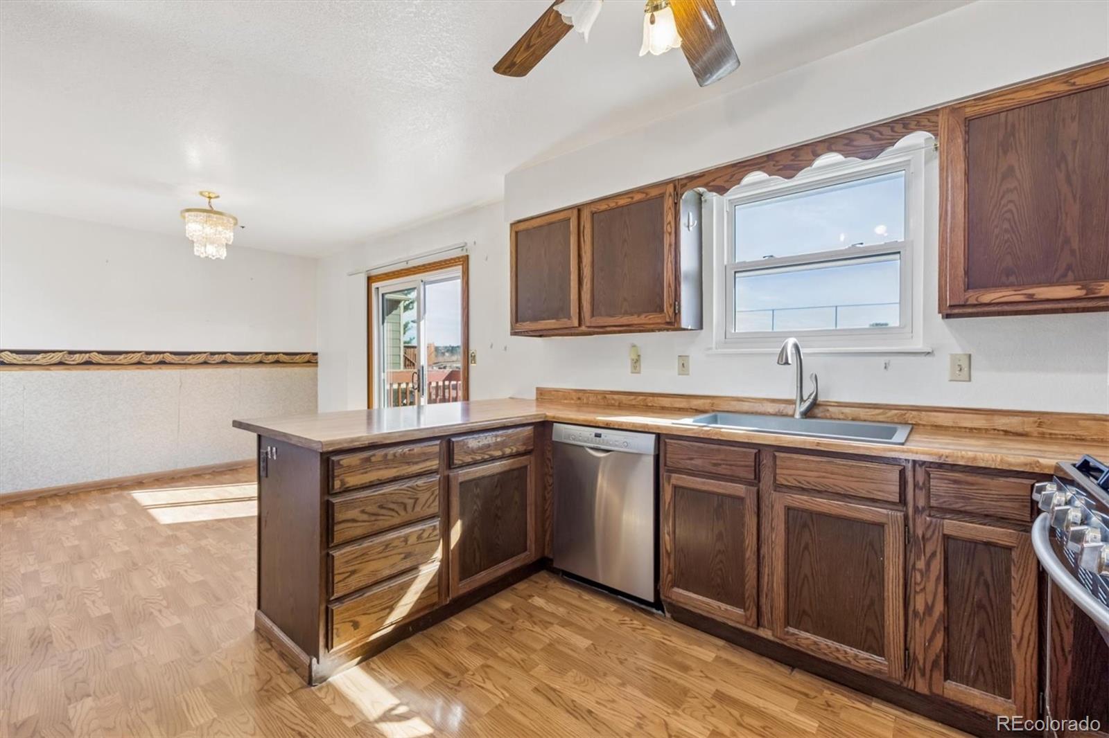 MLS Image #11 for 978  oakwood drive,castle rock, Colorado