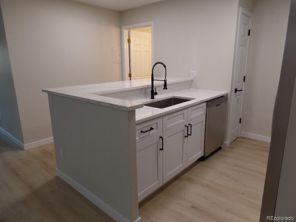 MLS Image #14 for 2880 s locust street 303s,denver, Colorado