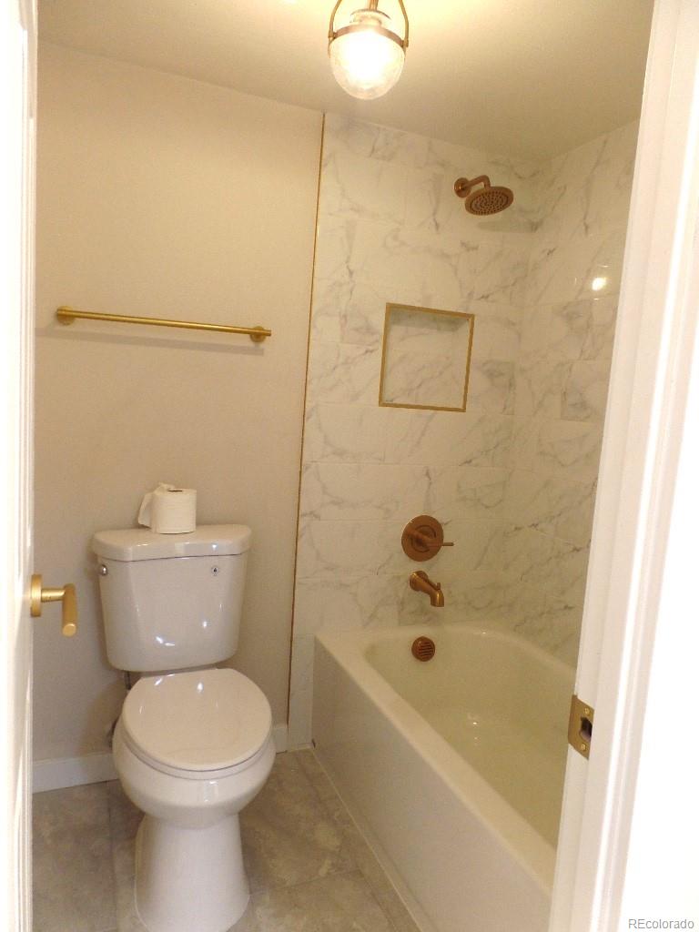 MLS Image #24 for 2880 s locust street 303s,denver, Colorado