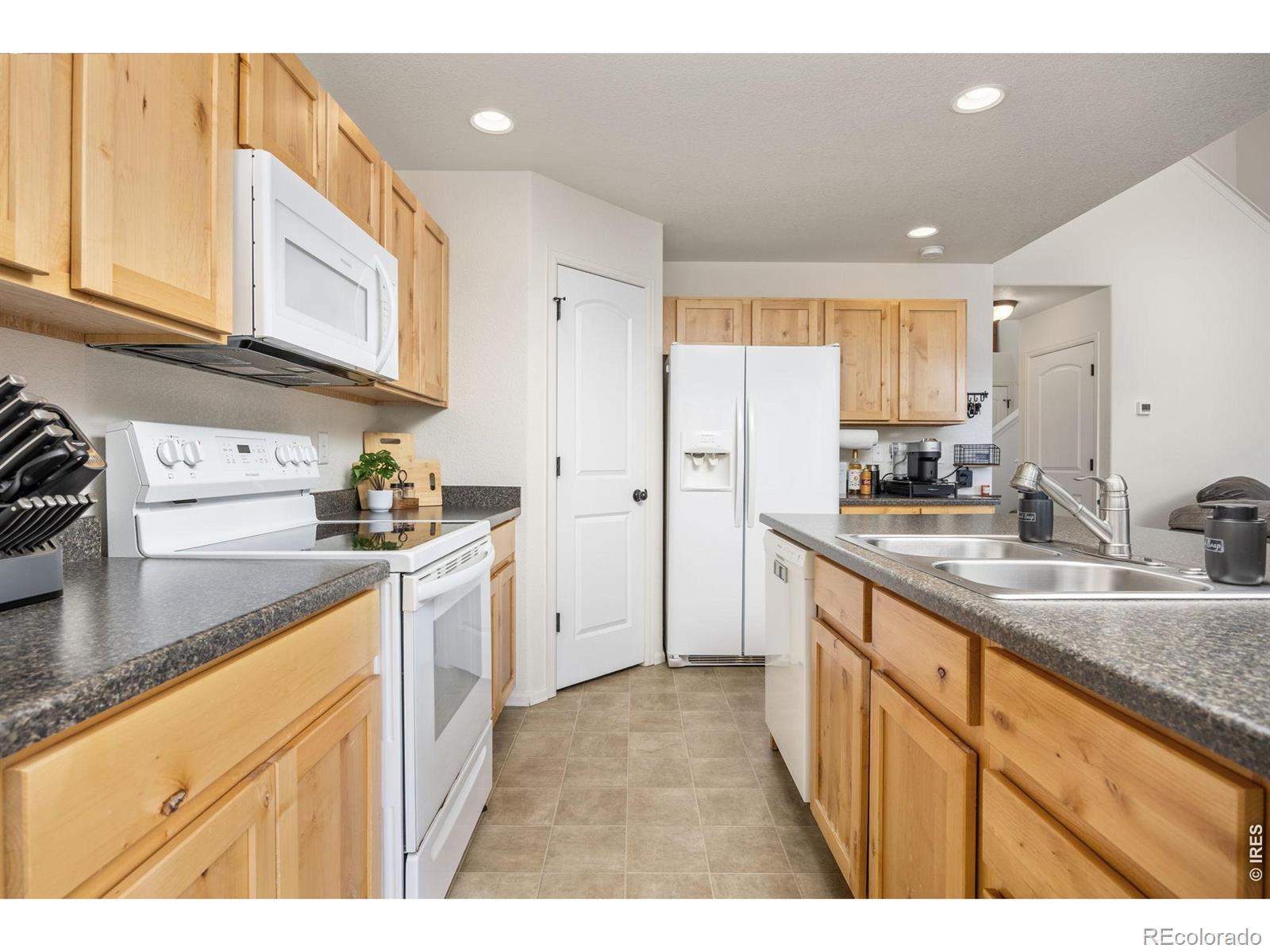 MLS Image #8 for 1553  first light drive,windsor, Colorado