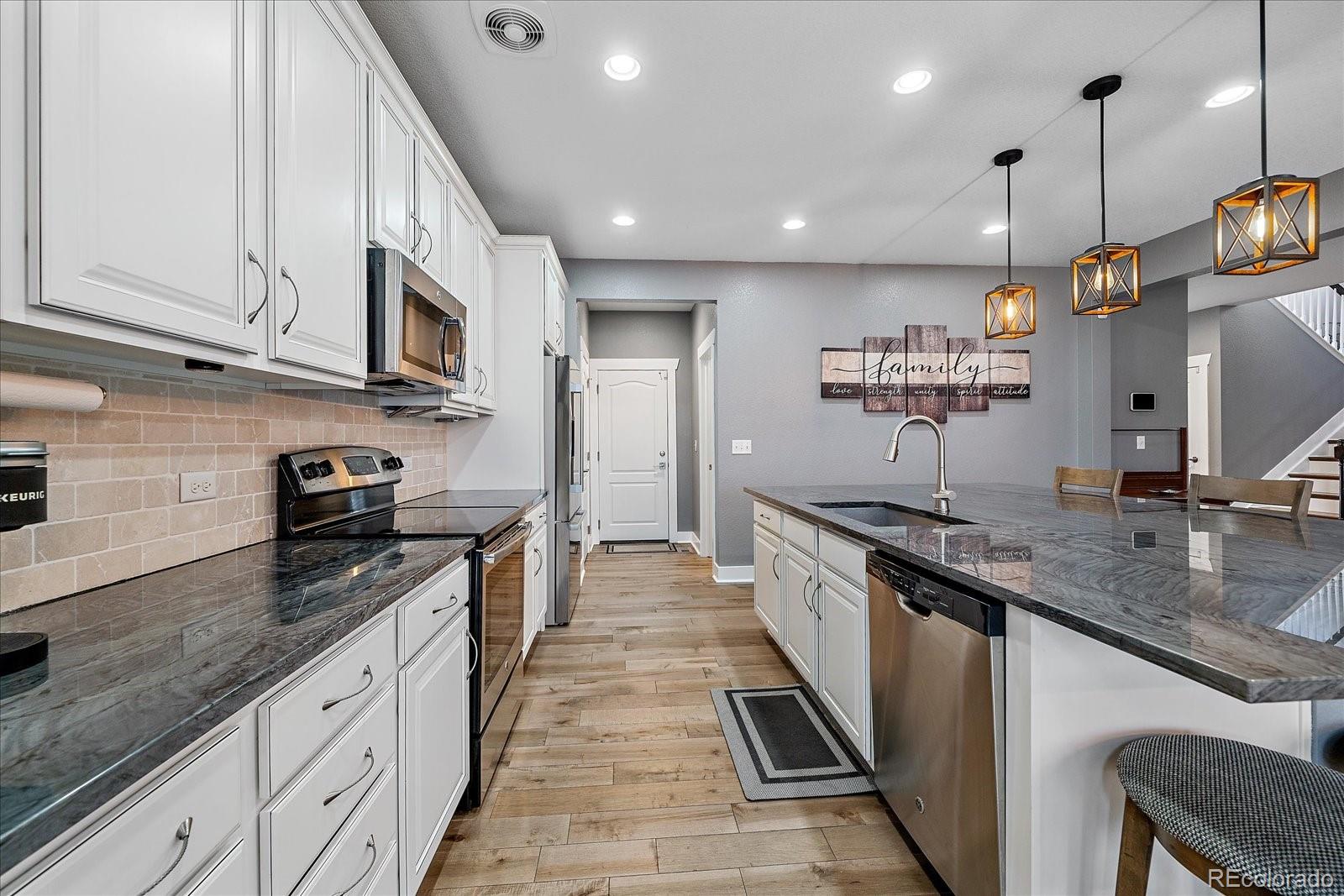 MLS Image #11 for 25160 e ellsworth drive,aurora, Colorado