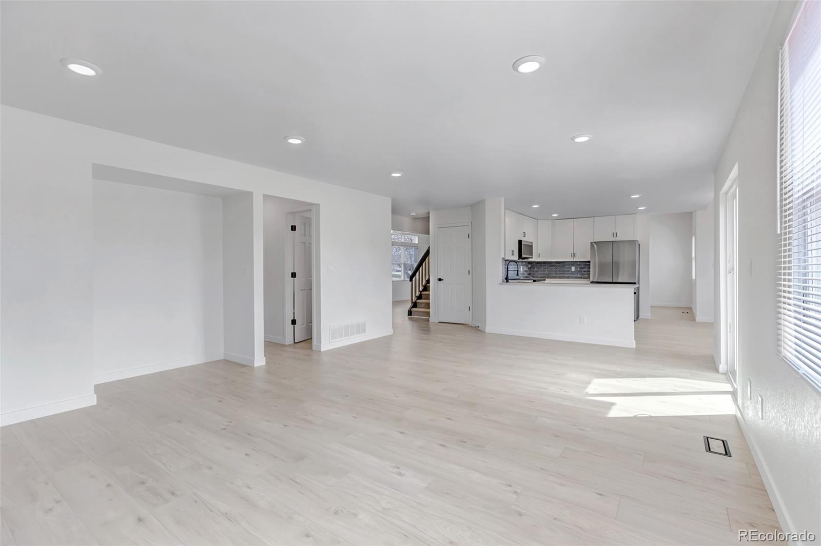 MLS Image #5 for 16859 e prentice circle,centennial, Colorado
