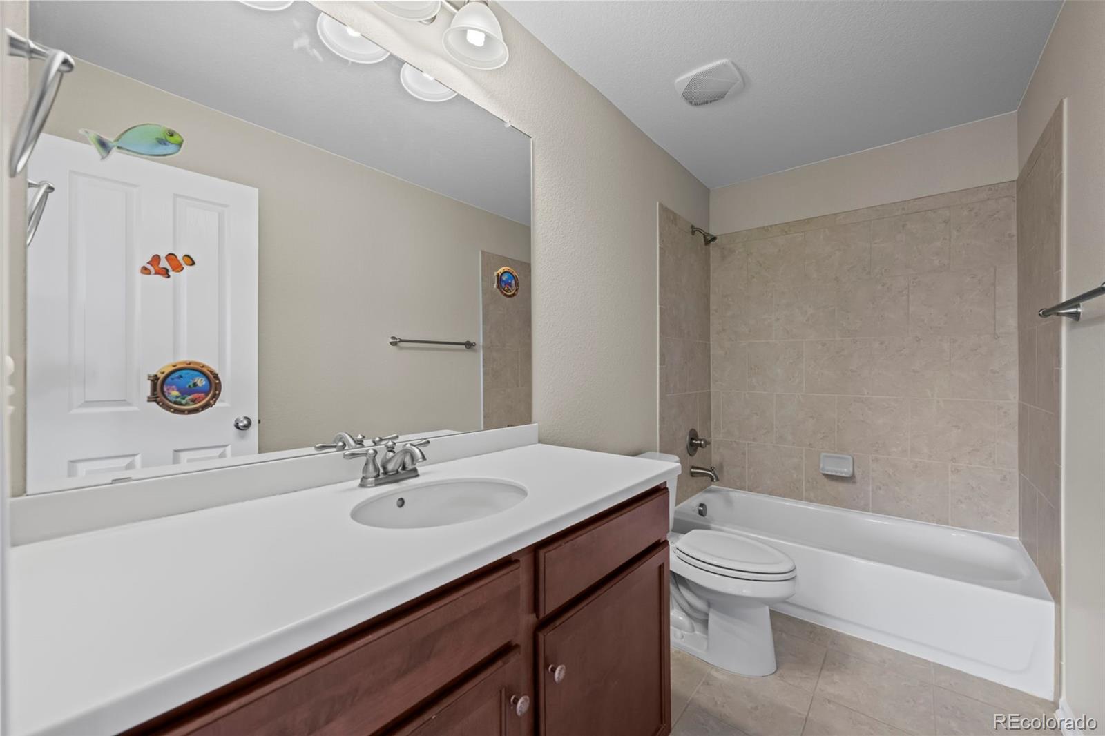 MLS Image #17 for 5078 s tempe way,aurora, Colorado