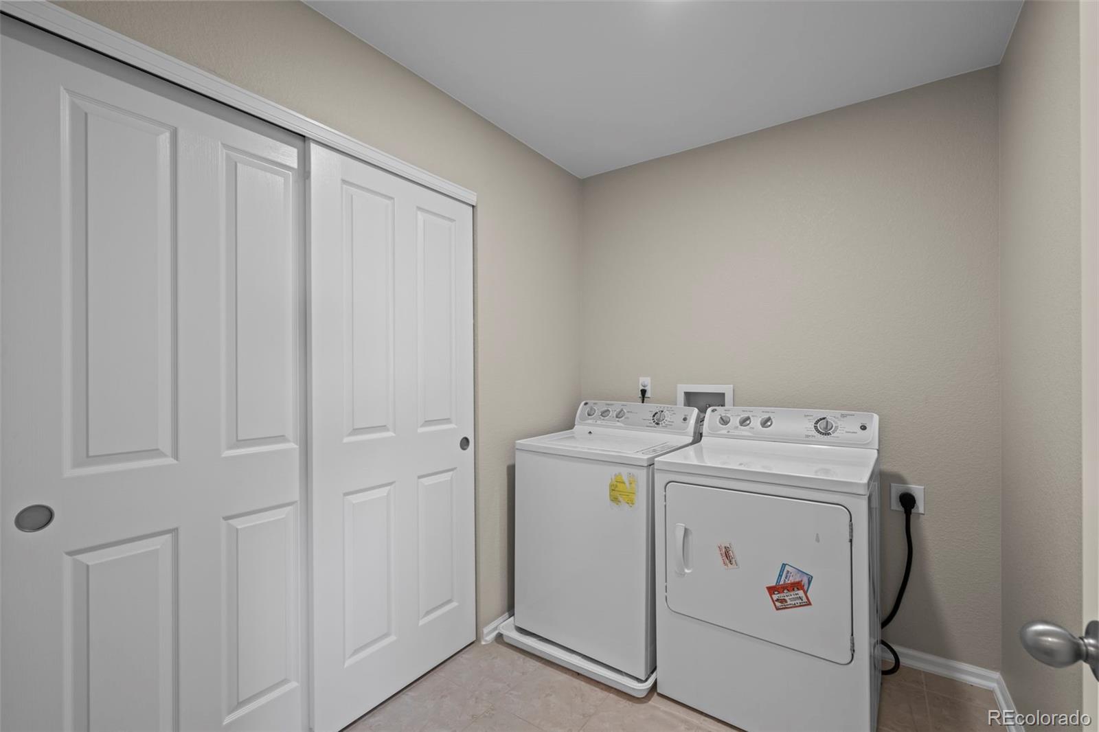 MLS Image #19 for 5078 s tempe way,aurora, Colorado