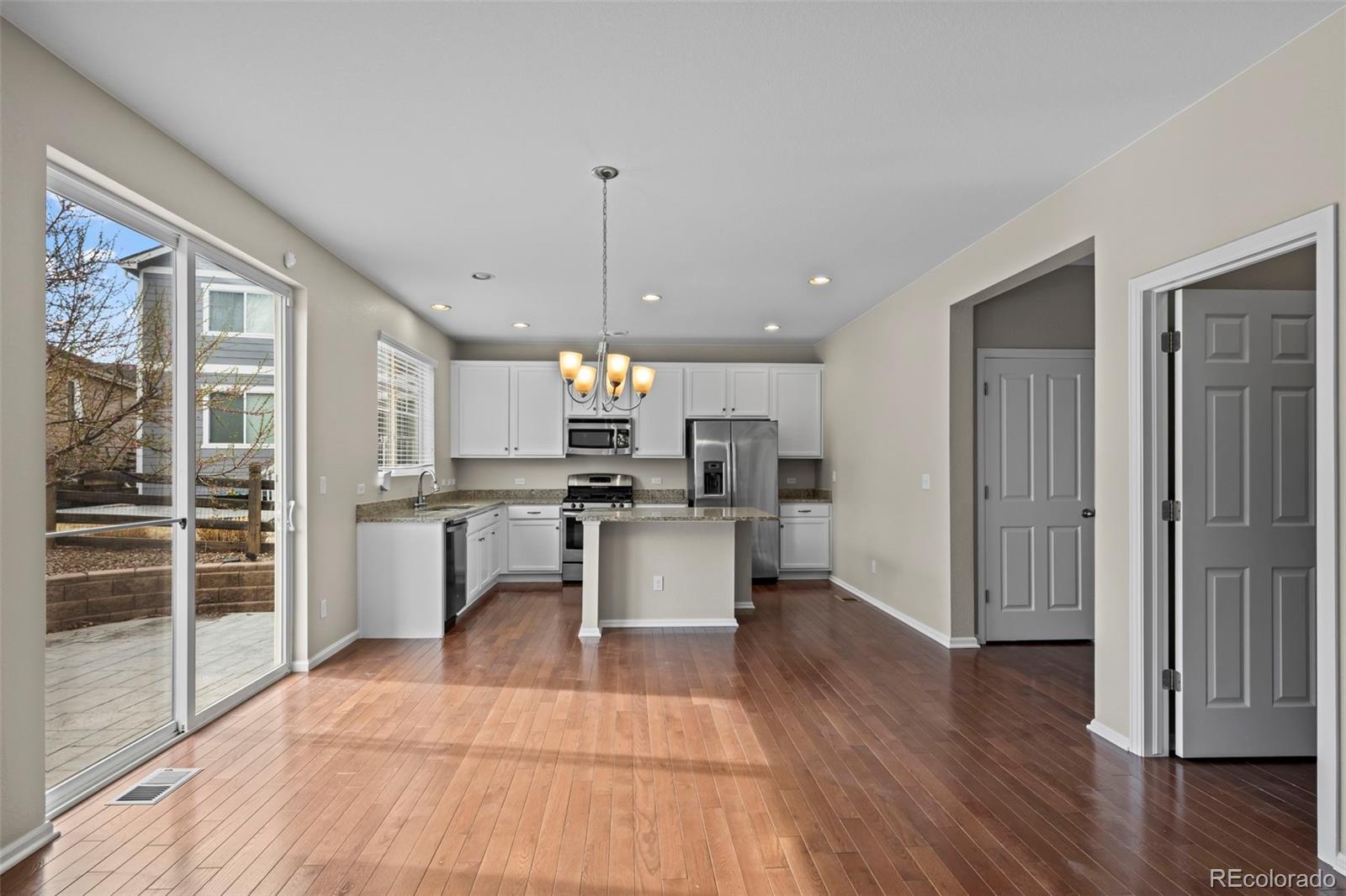 MLS Image #5 for 5078 s tempe way,aurora, Colorado