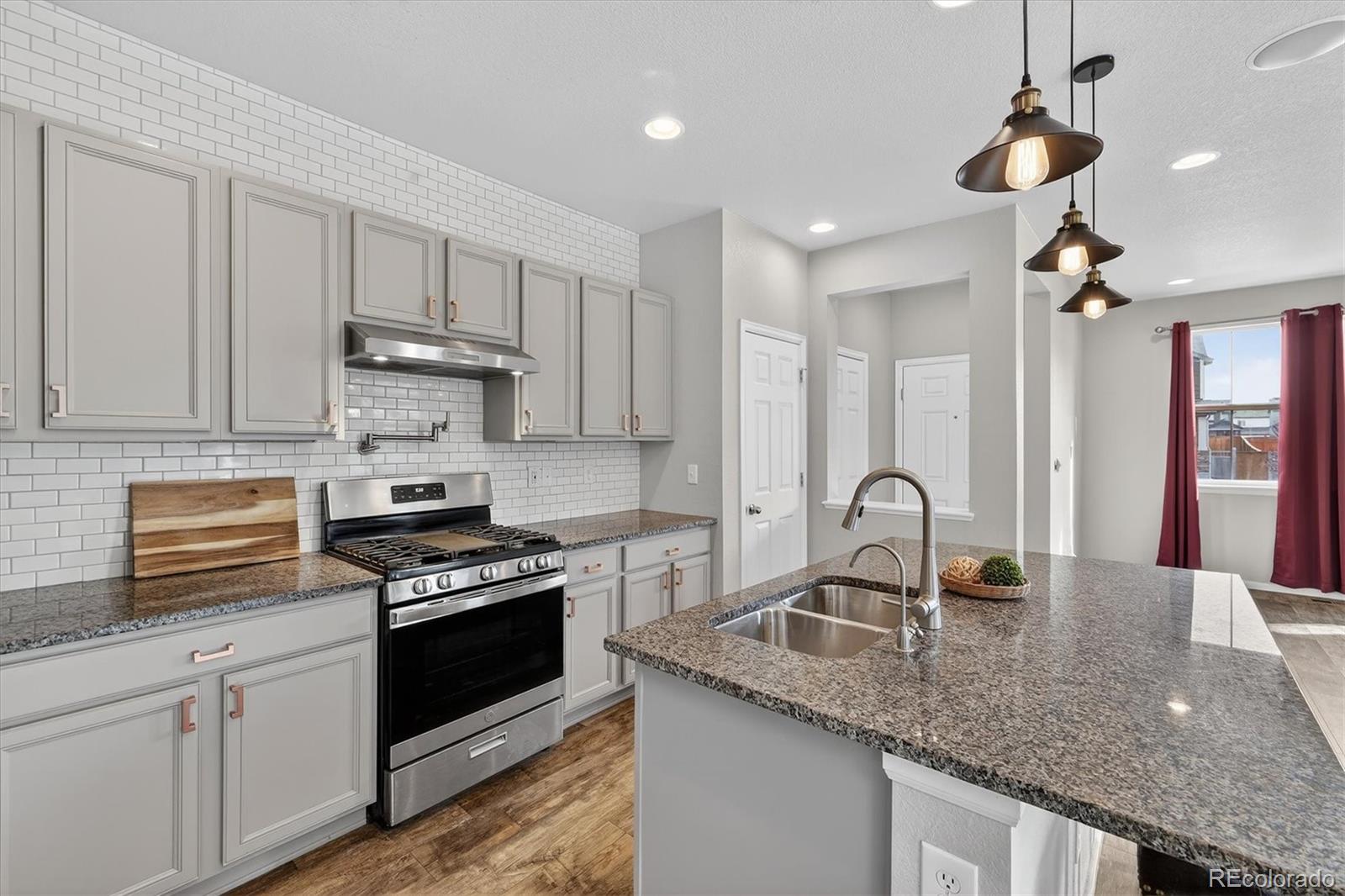 MLS Image #15 for 6571 n cathay street,denver, Colorado