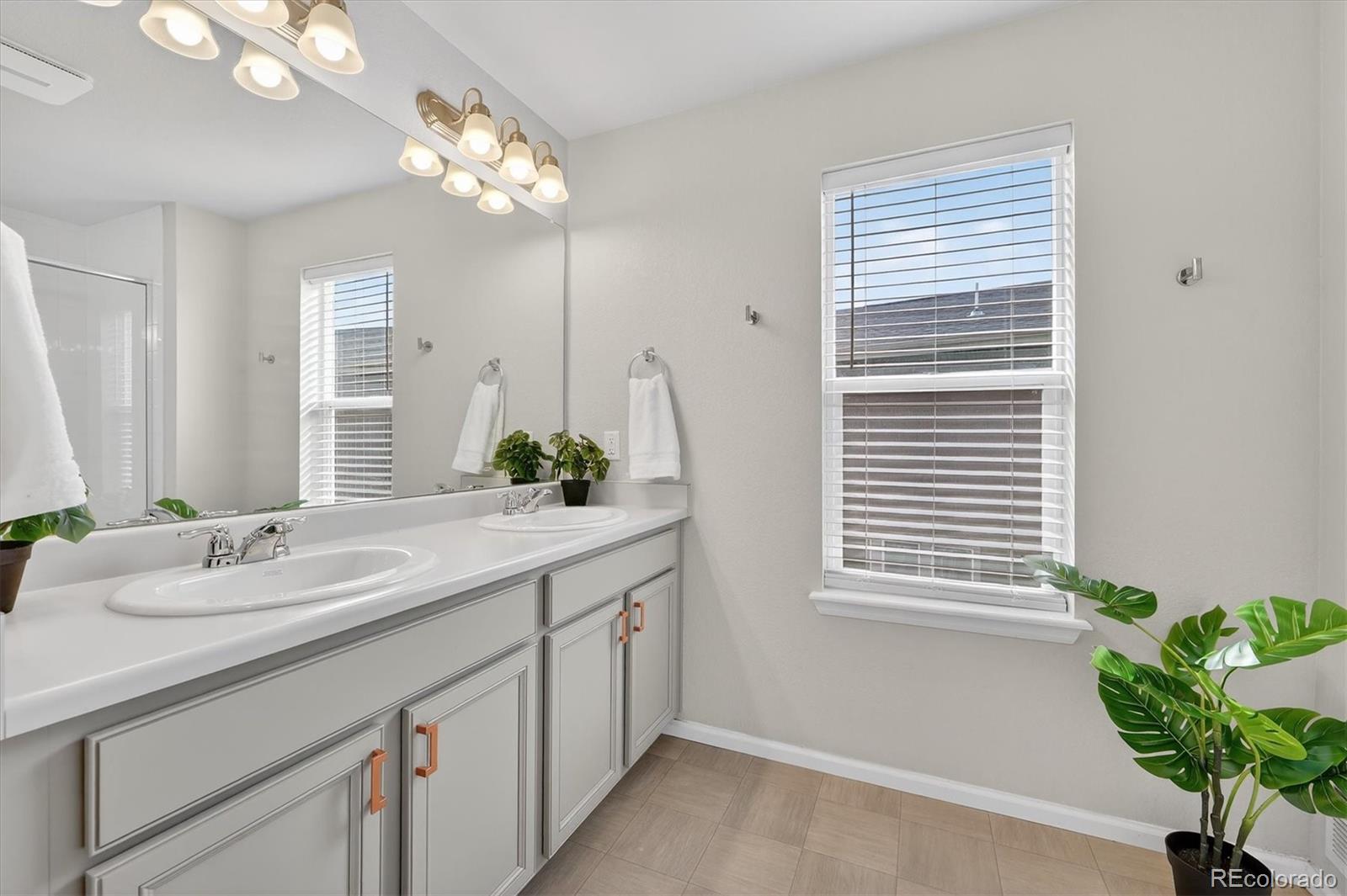 MLS Image #18 for 6571 n cathay street,denver, Colorado