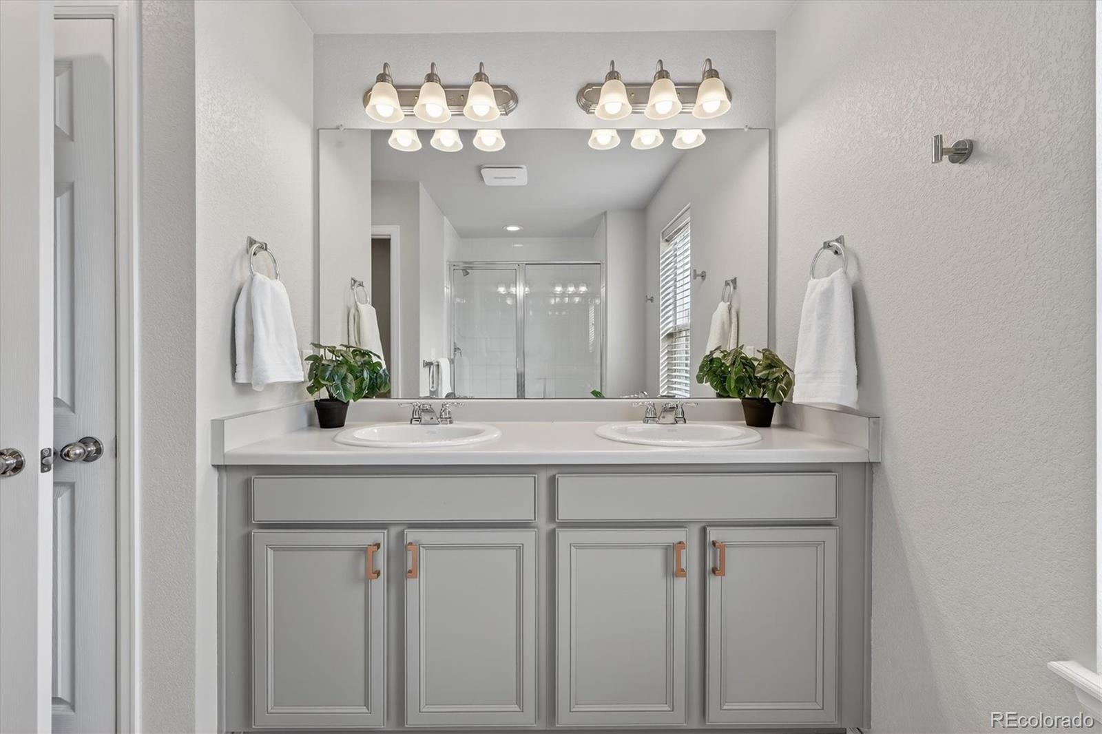 MLS Image #7 for 6571 n cathay street,denver, Colorado