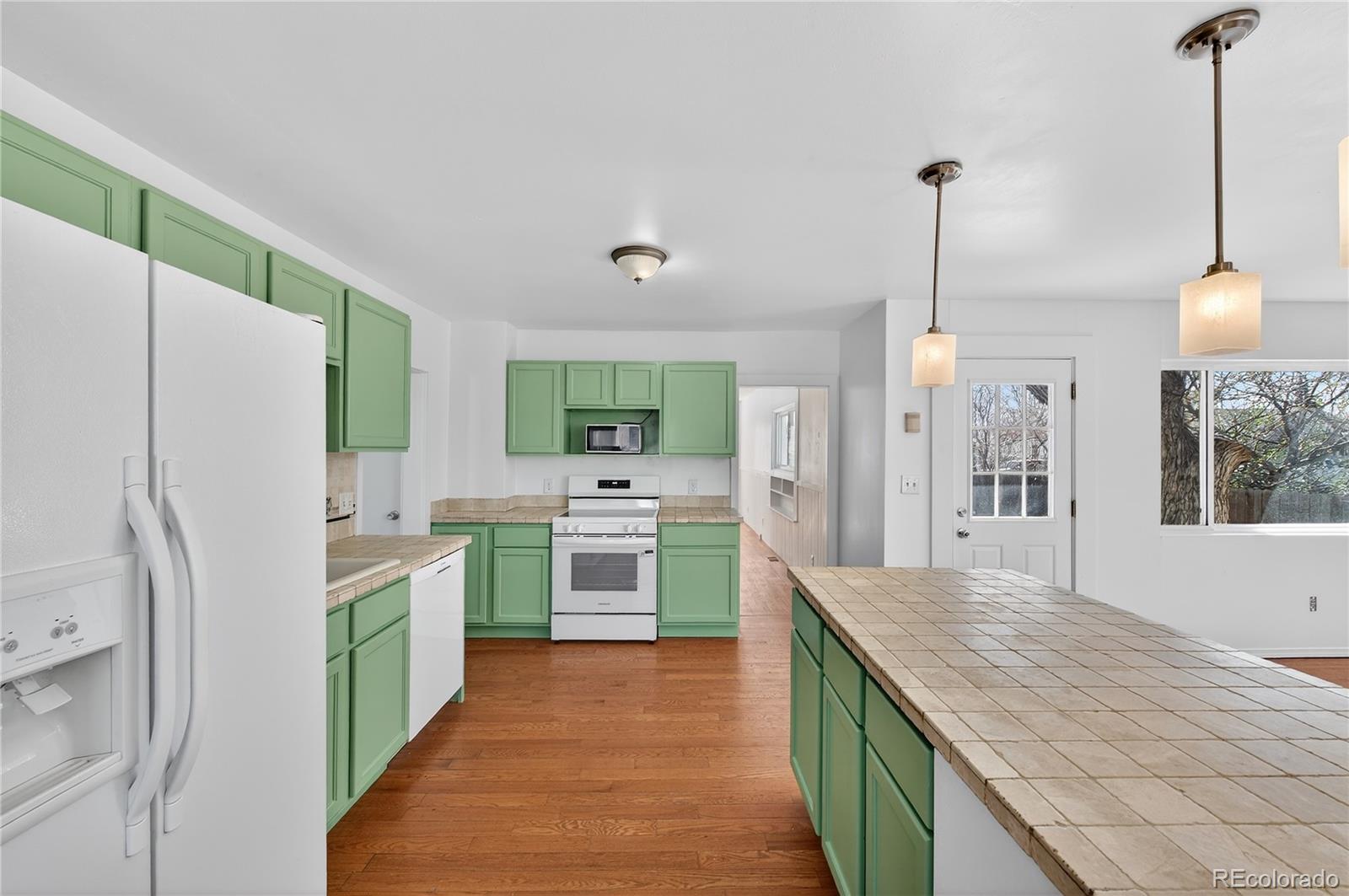 MLS Image #8 for 3915 s grant street,englewood, Colorado