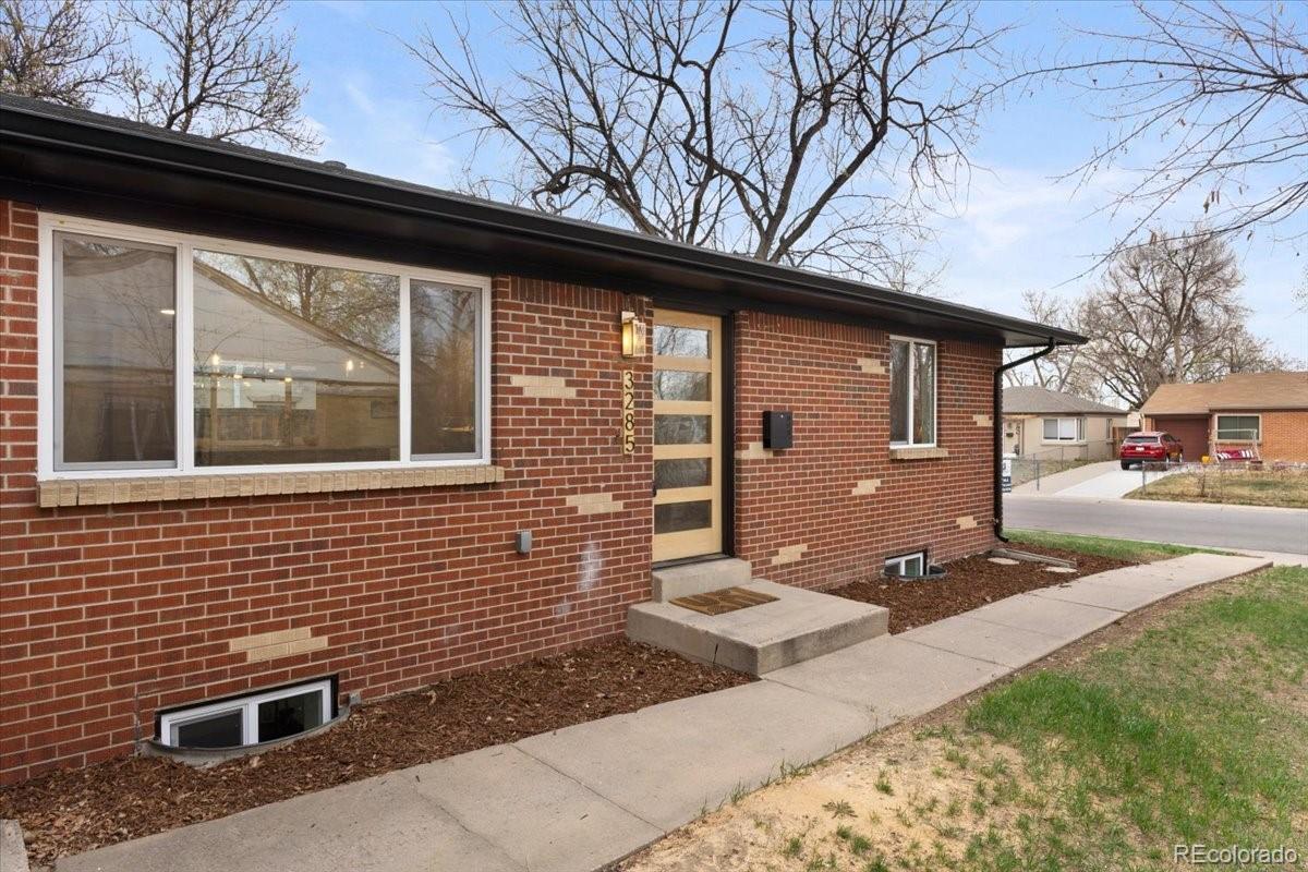 MLS Image #4 for 3285 n krameria street,denver, Colorado