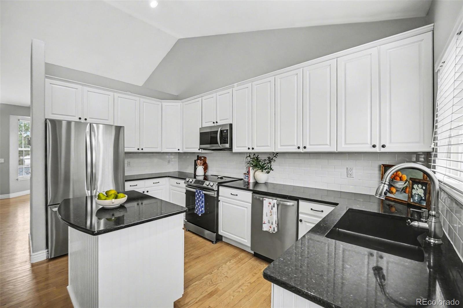 MLS Image #10 for 1070  thornbury place,highlands ranch, Colorado