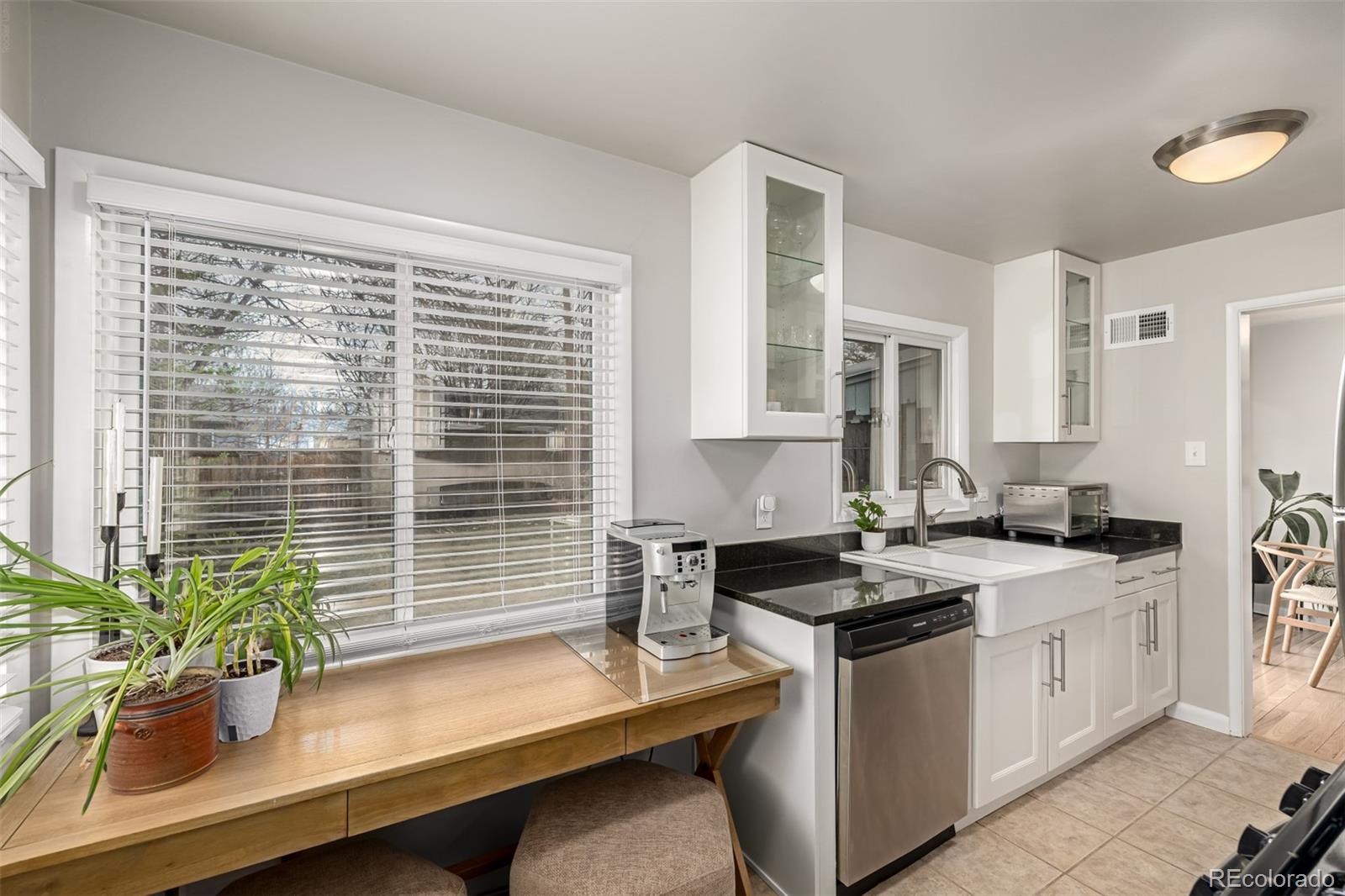 MLS Image #10 for 2732 s adams street,denver, Colorado