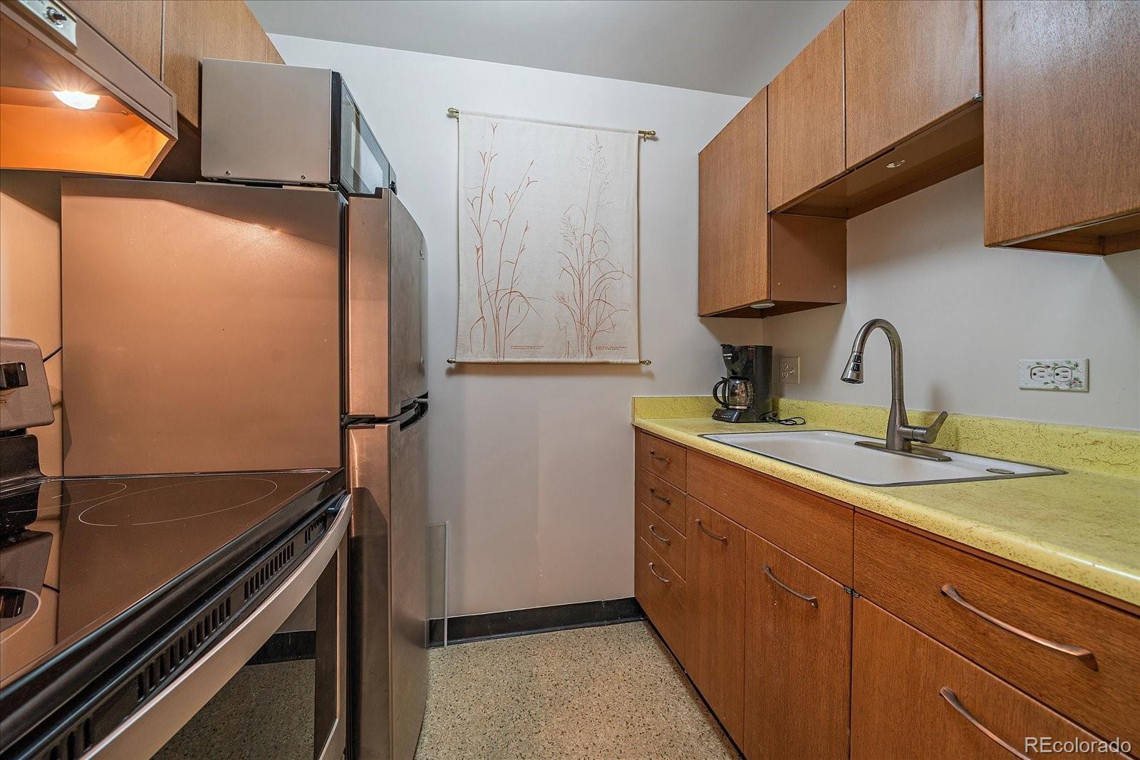 MLS Image #3 for 855  pennsylvania street 305,denver, Colorado
