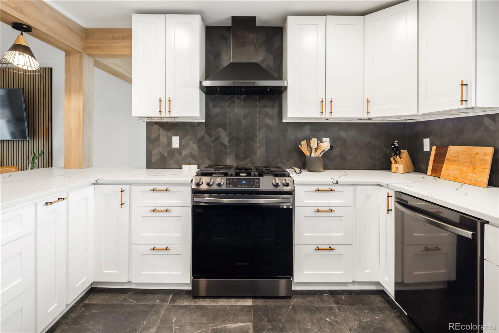 MLS Image #11 for 2743 s meade street,denver, Colorado