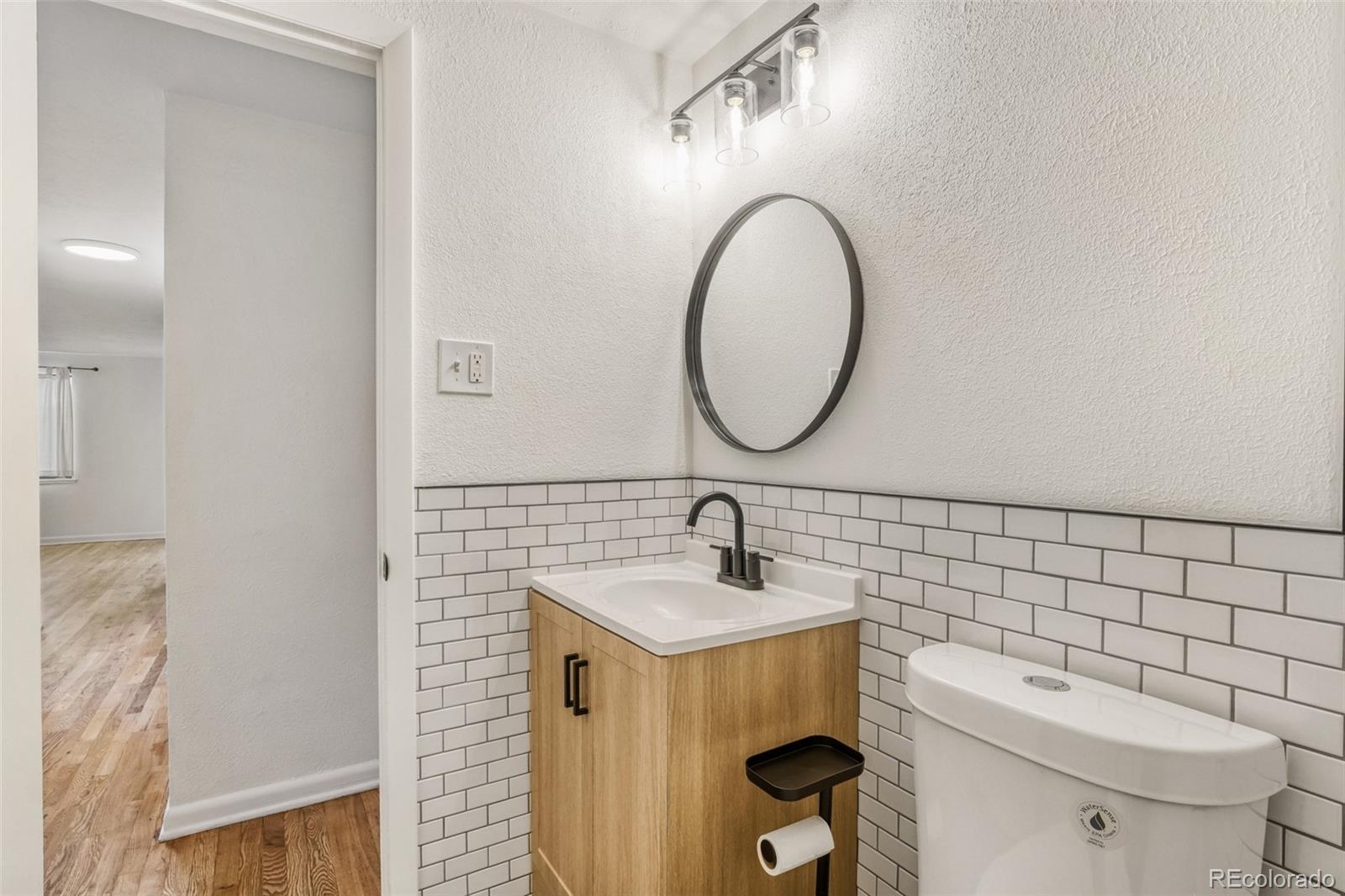 MLS Image #11 for 1182 n clermont street 101,denver, Colorado