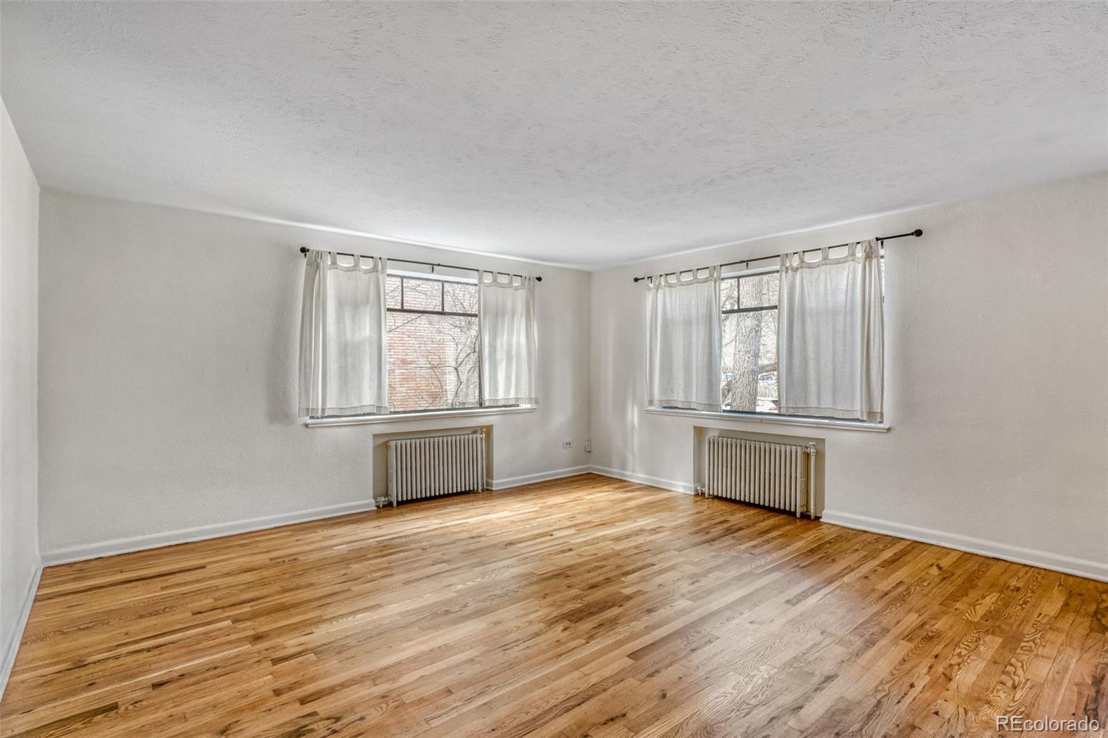 MLS Image #12 for 1182 n clermont street 101,denver, Colorado