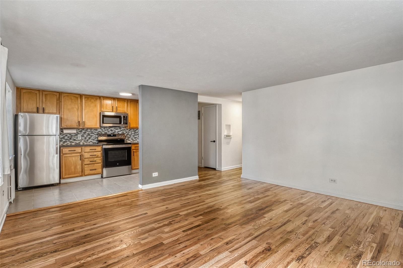 MLS Image #14 for 1182 n clermont street 101,denver, Colorado