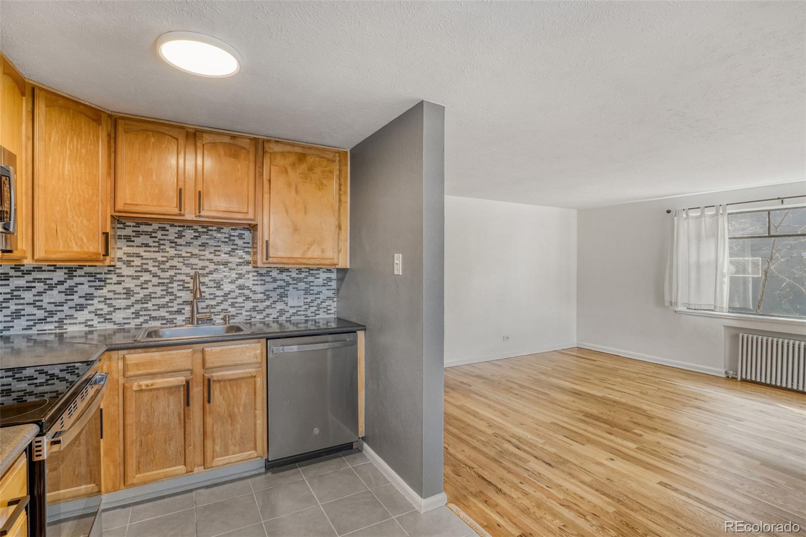 MLS Image #18 for 1182 n clermont street 101,denver, Colorado